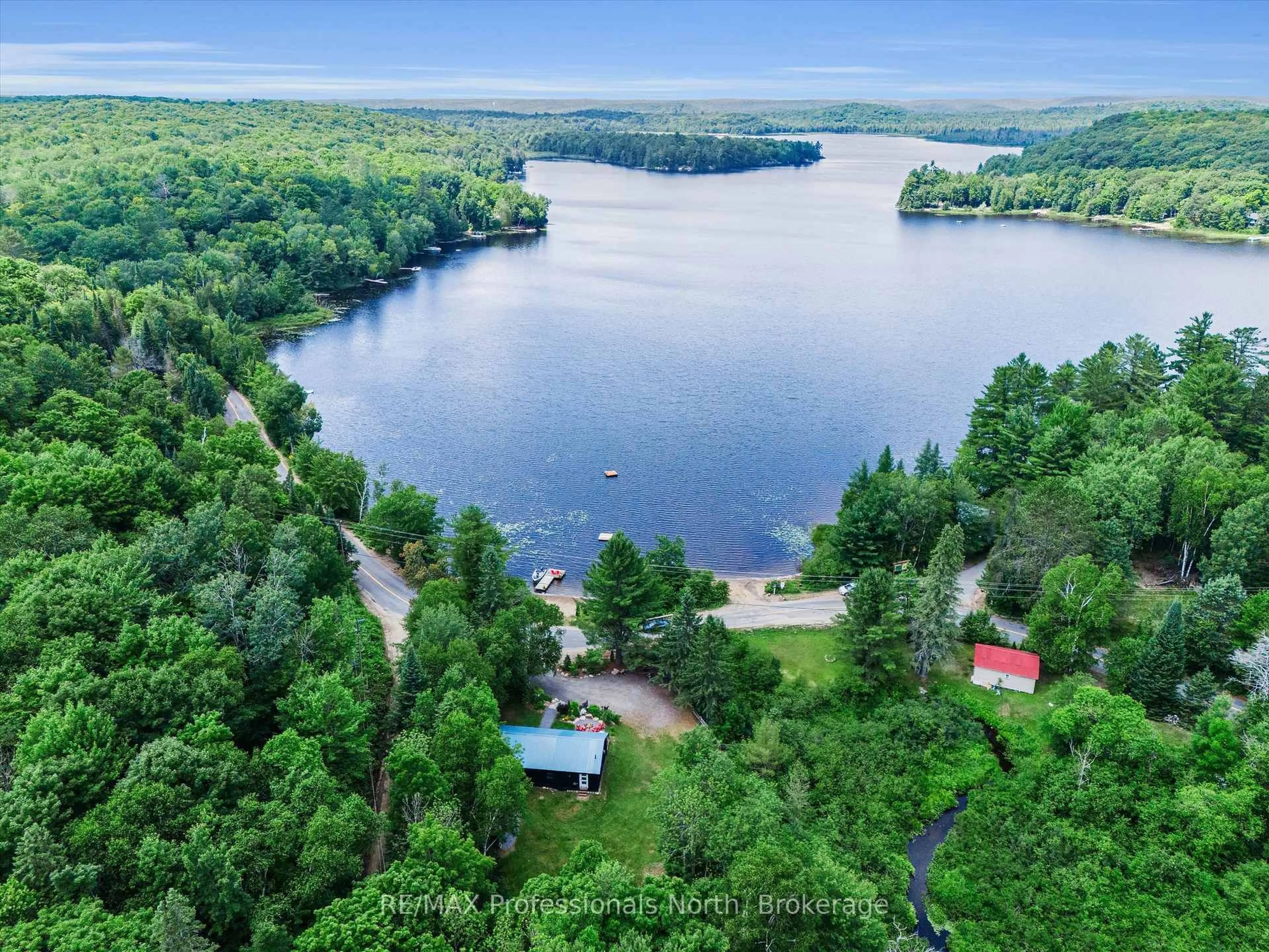 A pic from outside/outdoor area/front of a property/back of a property/a pic from drone, water/lake/river/ocean view for 1428 Echo Lake Rd, Lake of Bays Ontario P0B 1A0