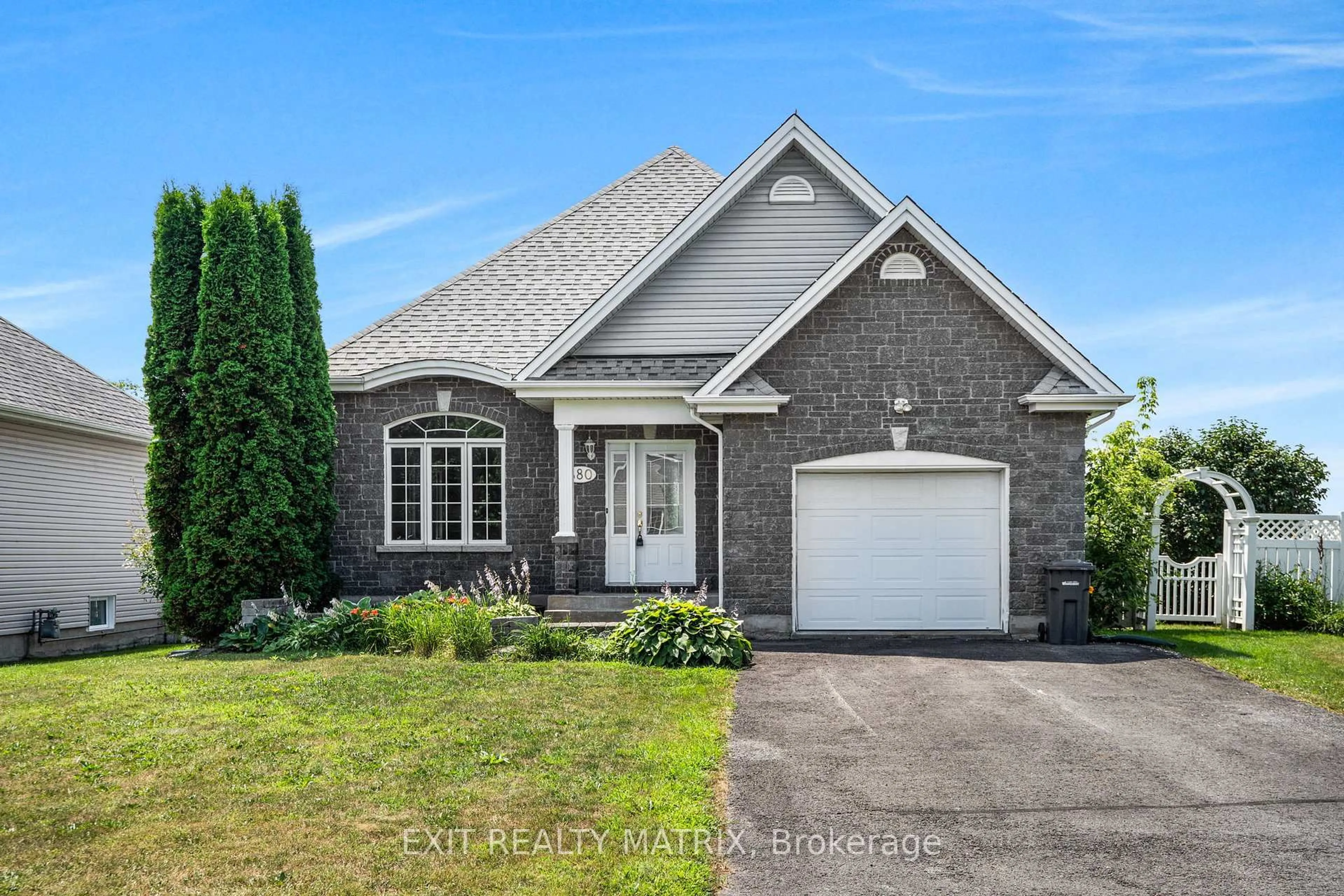Home with brick exterior material, street for 880 Roch St, Hawkesbury Ontario K6A 3P9