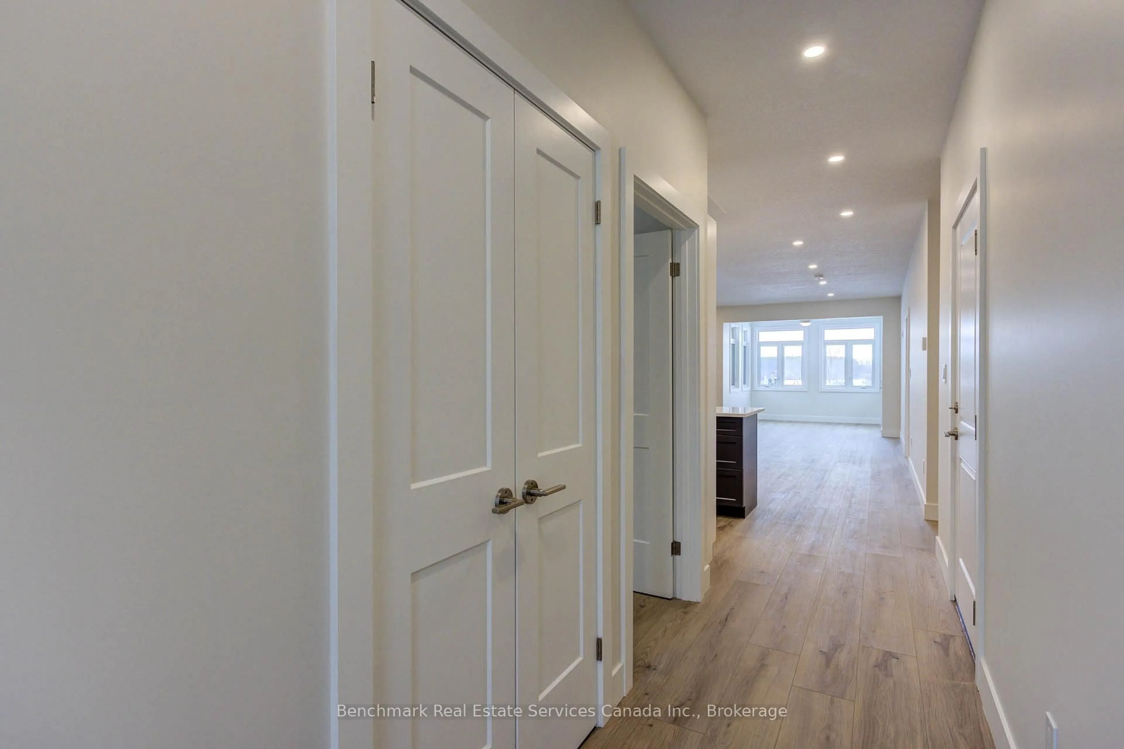 Indoor entryway for 59 Cavalier Cres, Huron-Kinloss Ontario N0G 2R0