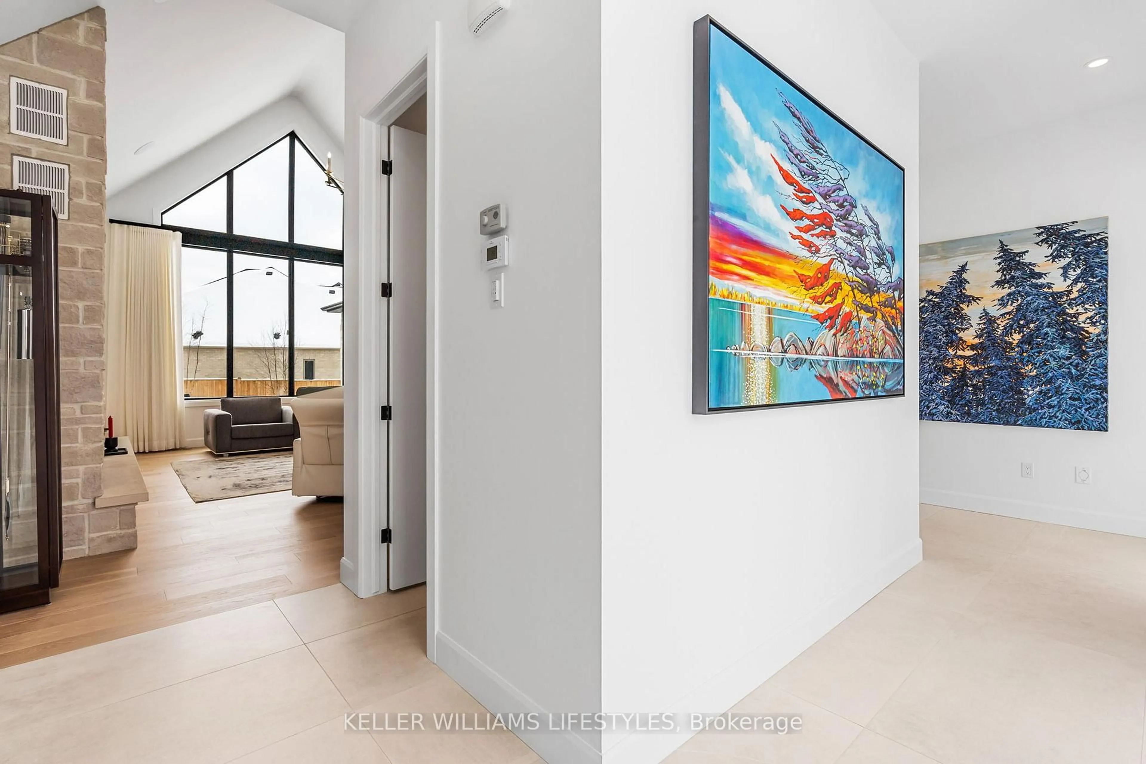 Indoor foyer for 490 Eagletrace Dr, London North Ontario N6G 0E5