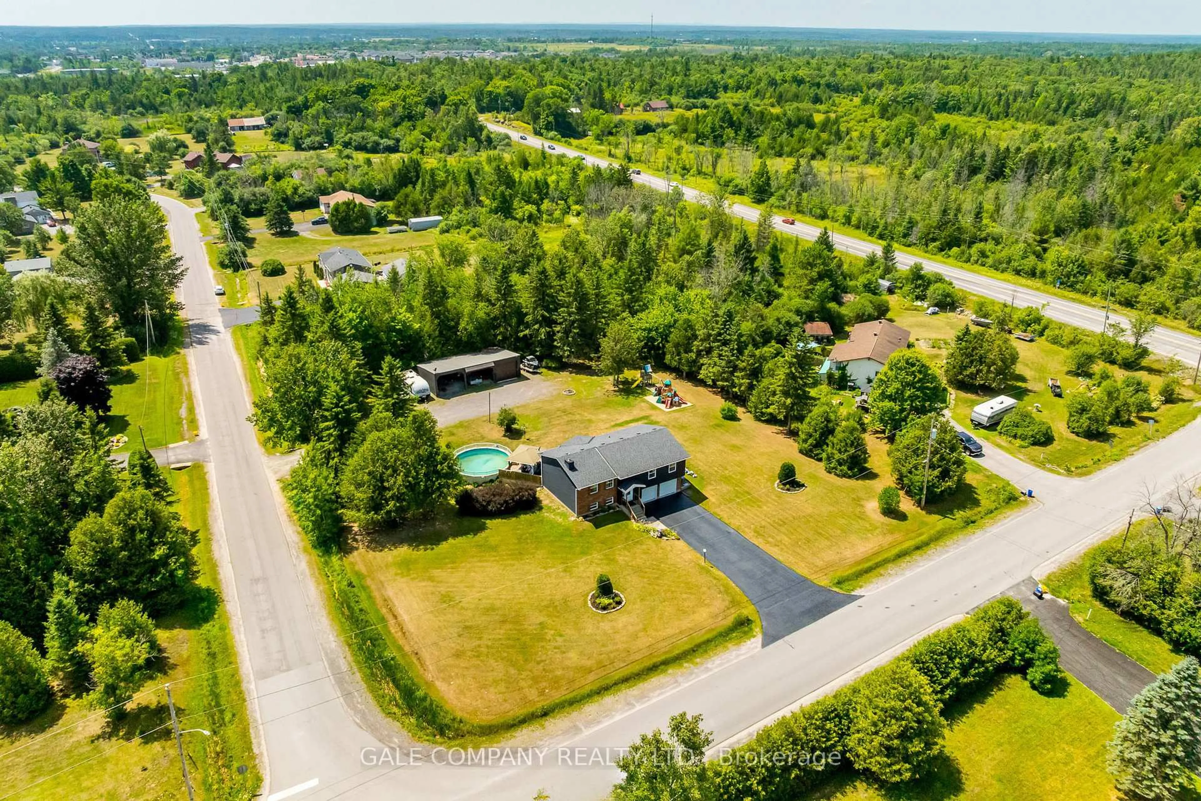 A pic from outside/outdoor area/front of a property/back of a property/a pic from drone, unknown for 169 Greystone Dr, Almonte Ontario K0A 1A0