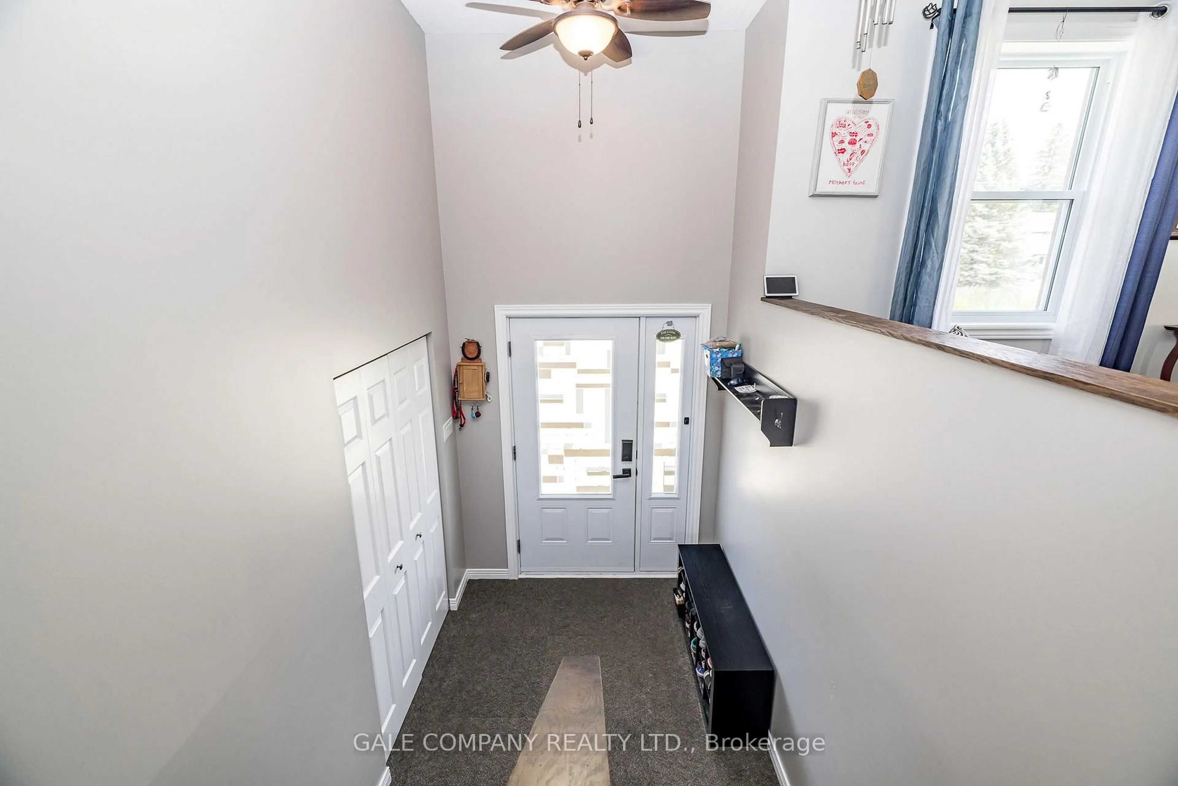 Indoor entryway for 169 Greystone Dr, Almonte Ontario K0A 1A0