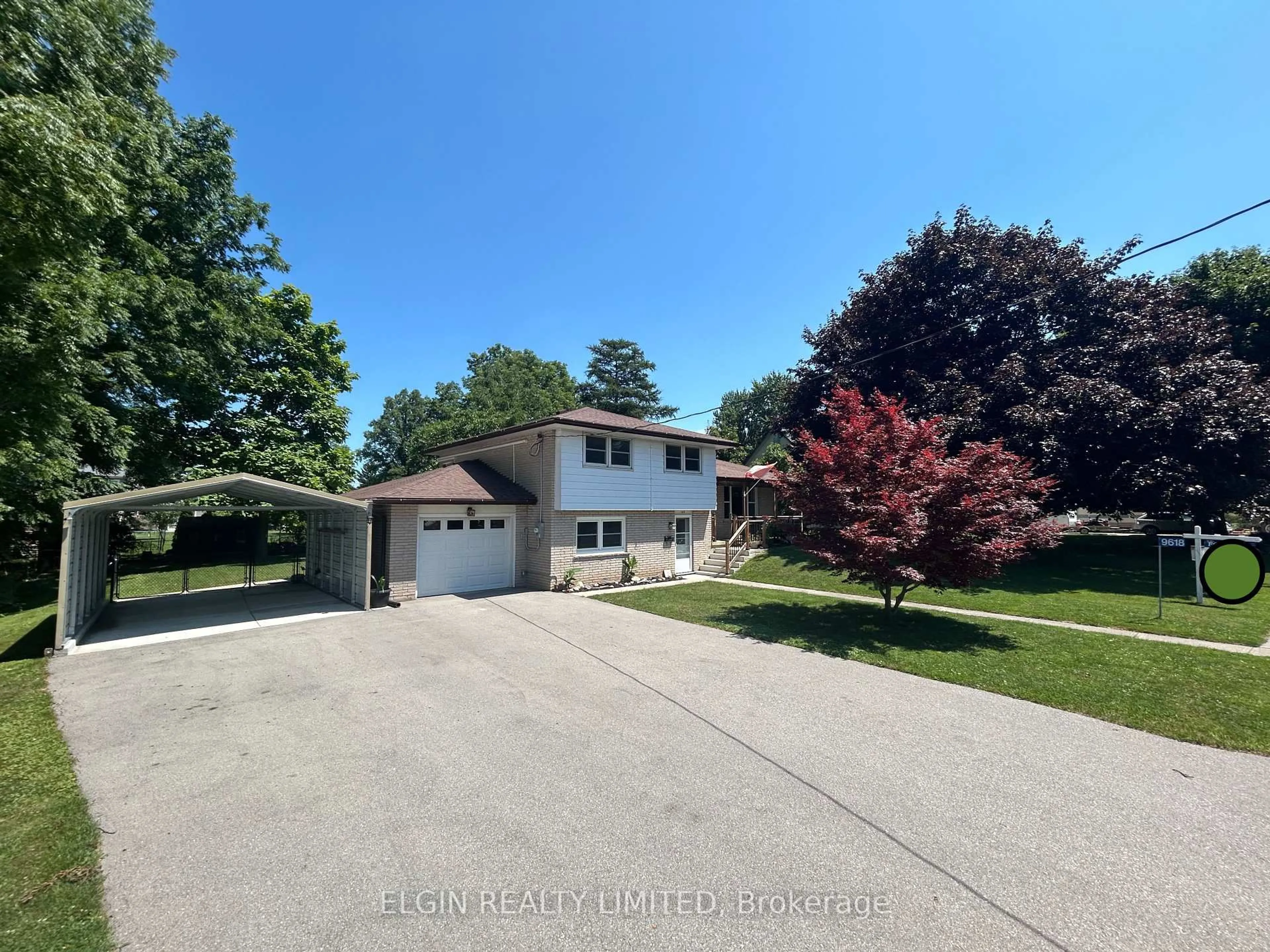 A pic from outside/outdoor area/front of a property/back of a property/a pic from drone, street for 9618 Francis St, Southwold Ontario N0L 2E0