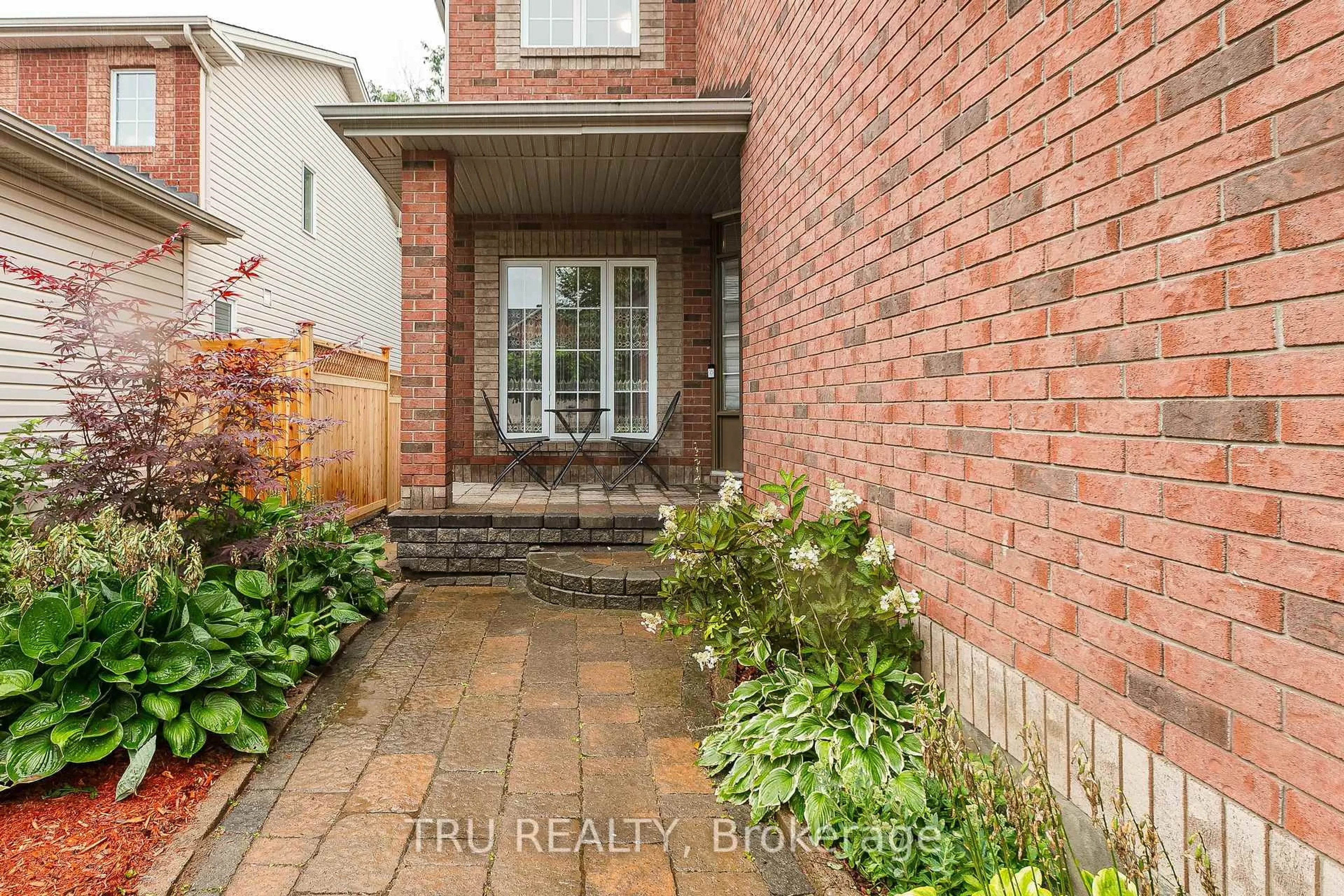 Unknown for 28 Borealis Cres, Ottawa Ontario K1K 4T4