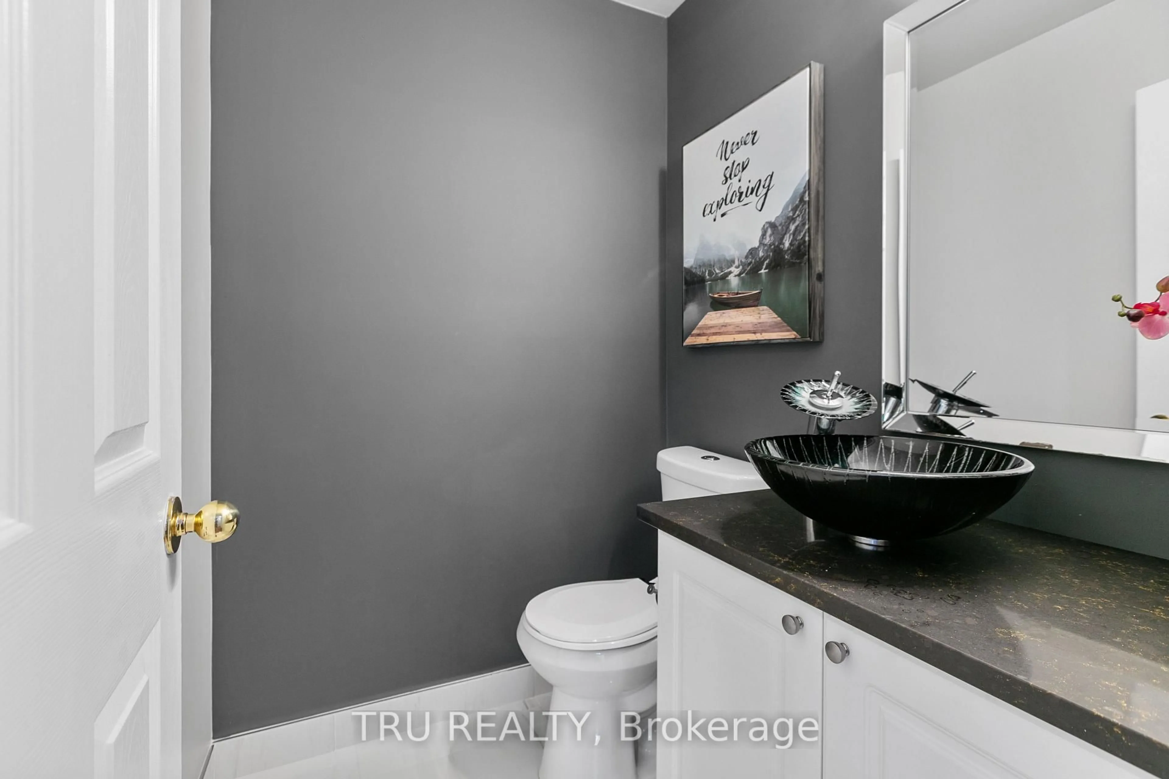 Unknown for 28 Borealis Cres, Ottawa Ontario K1K 4T4