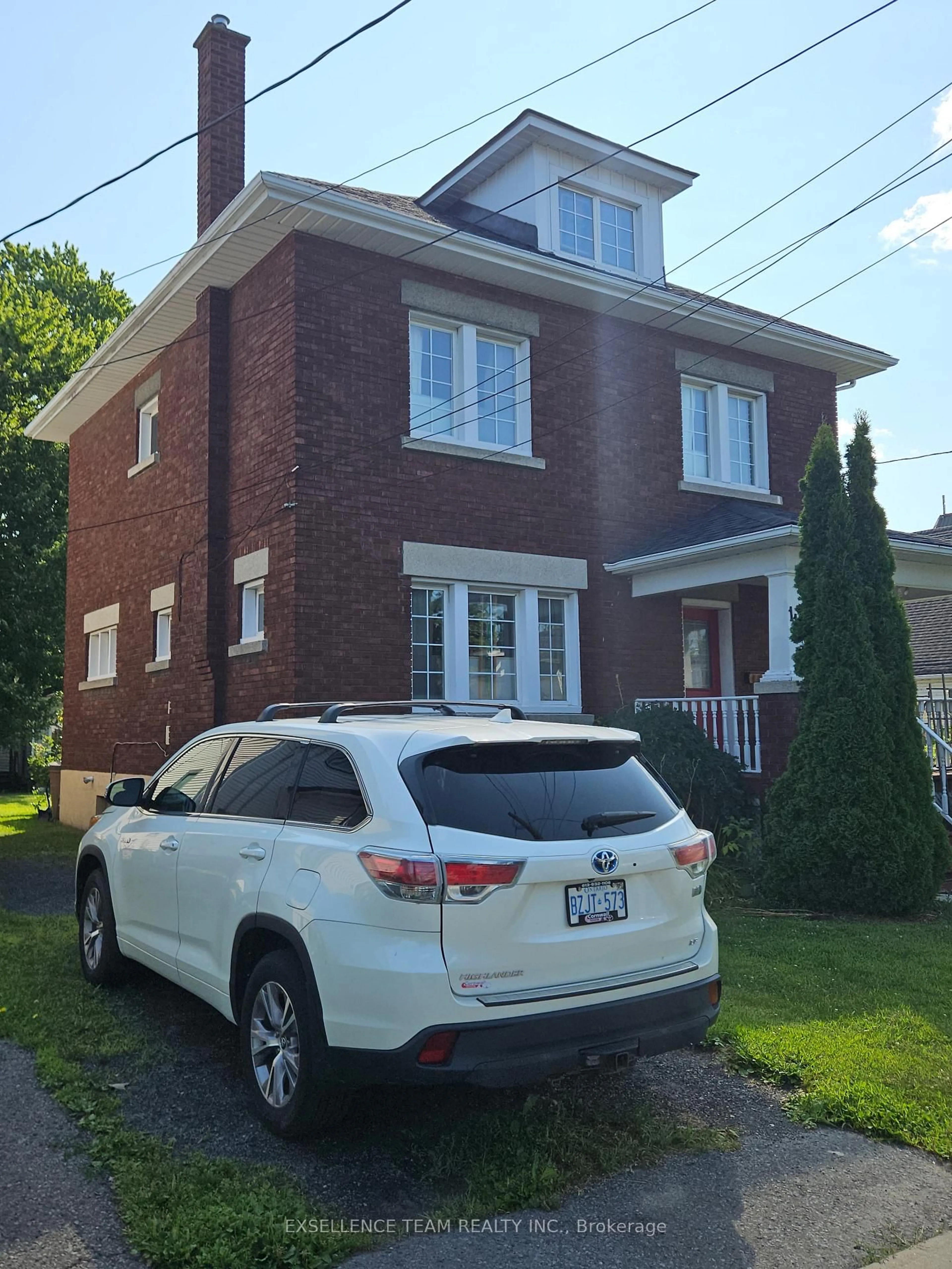 Home with brick exterior material, street for 111 Marlborough St, Cornwall Ontario K6H 4A1