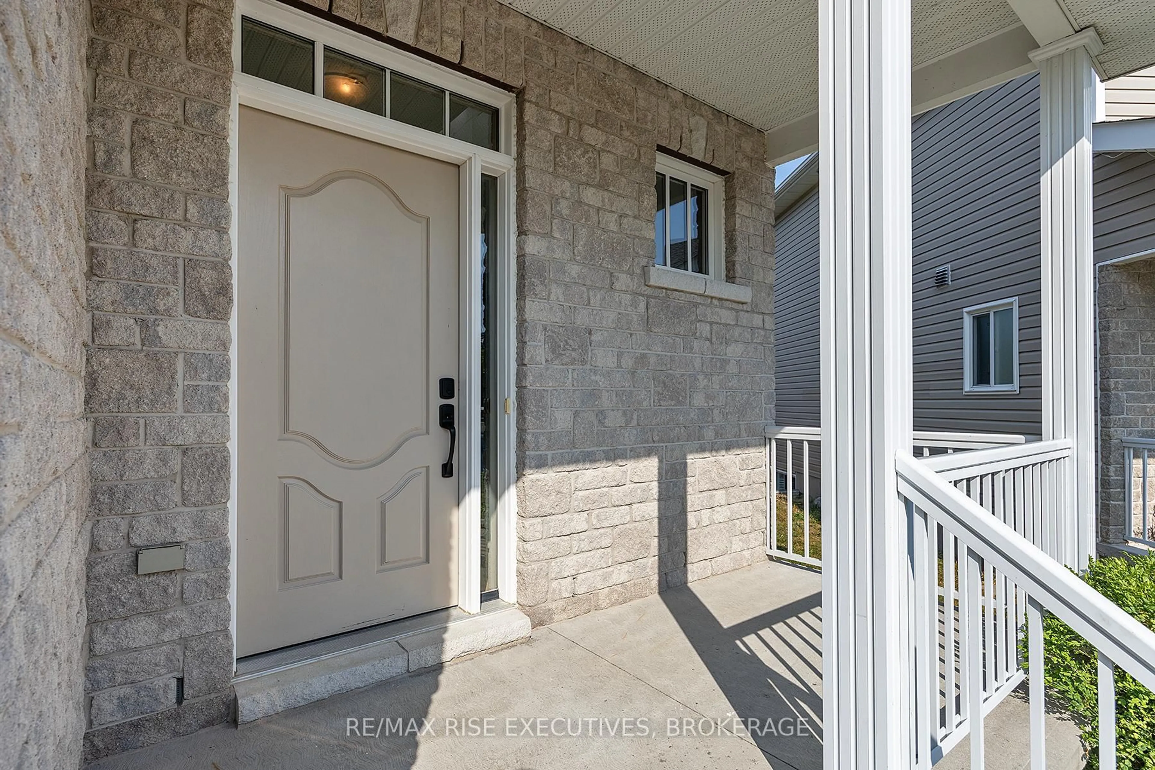 Indoor entryway for 724 Margaret Way, Kingston Ontario K7K 0B9