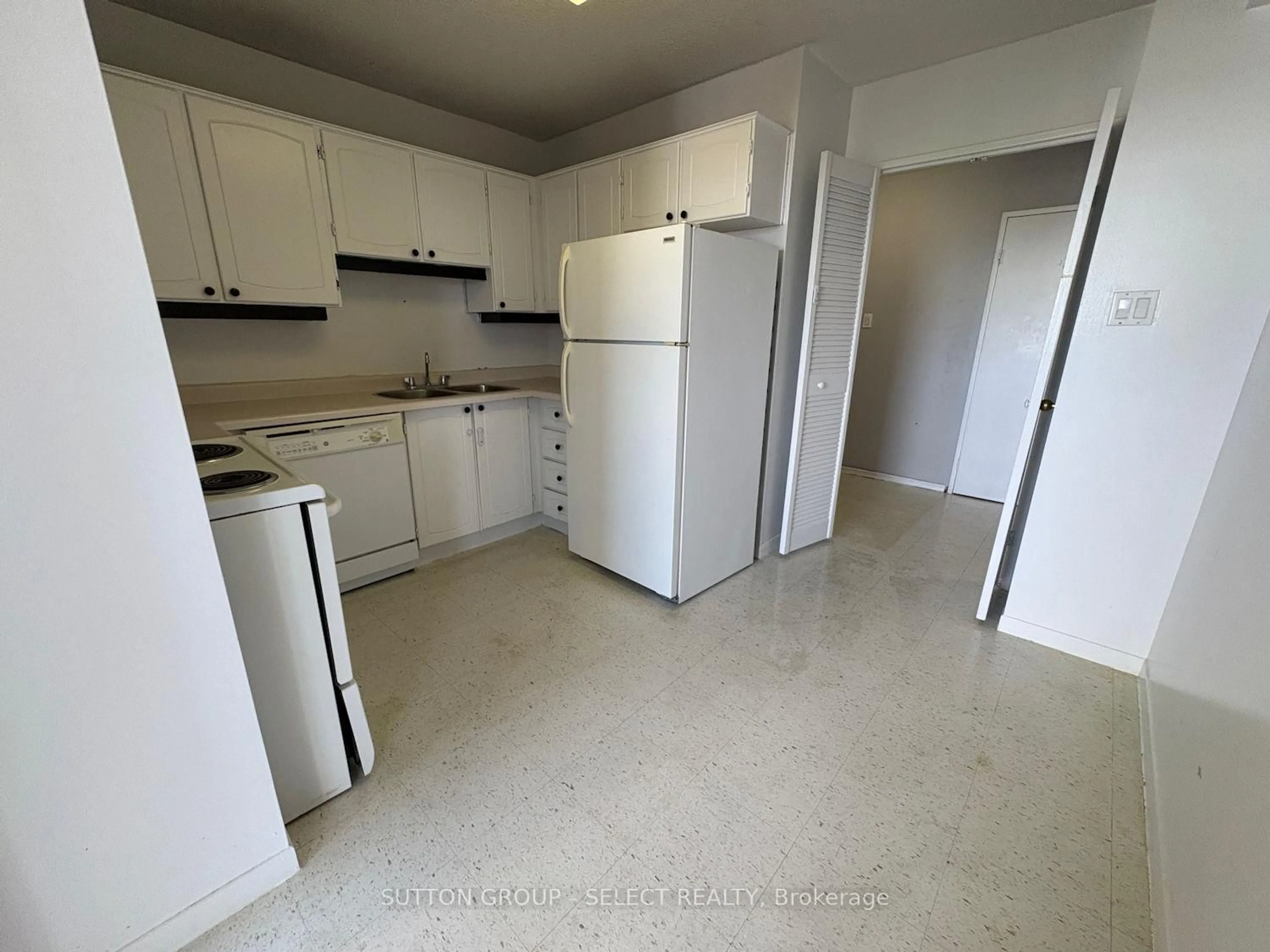 Standard kitchen, unknown for 380 King St #1601, London East Ontario N6B 3L6