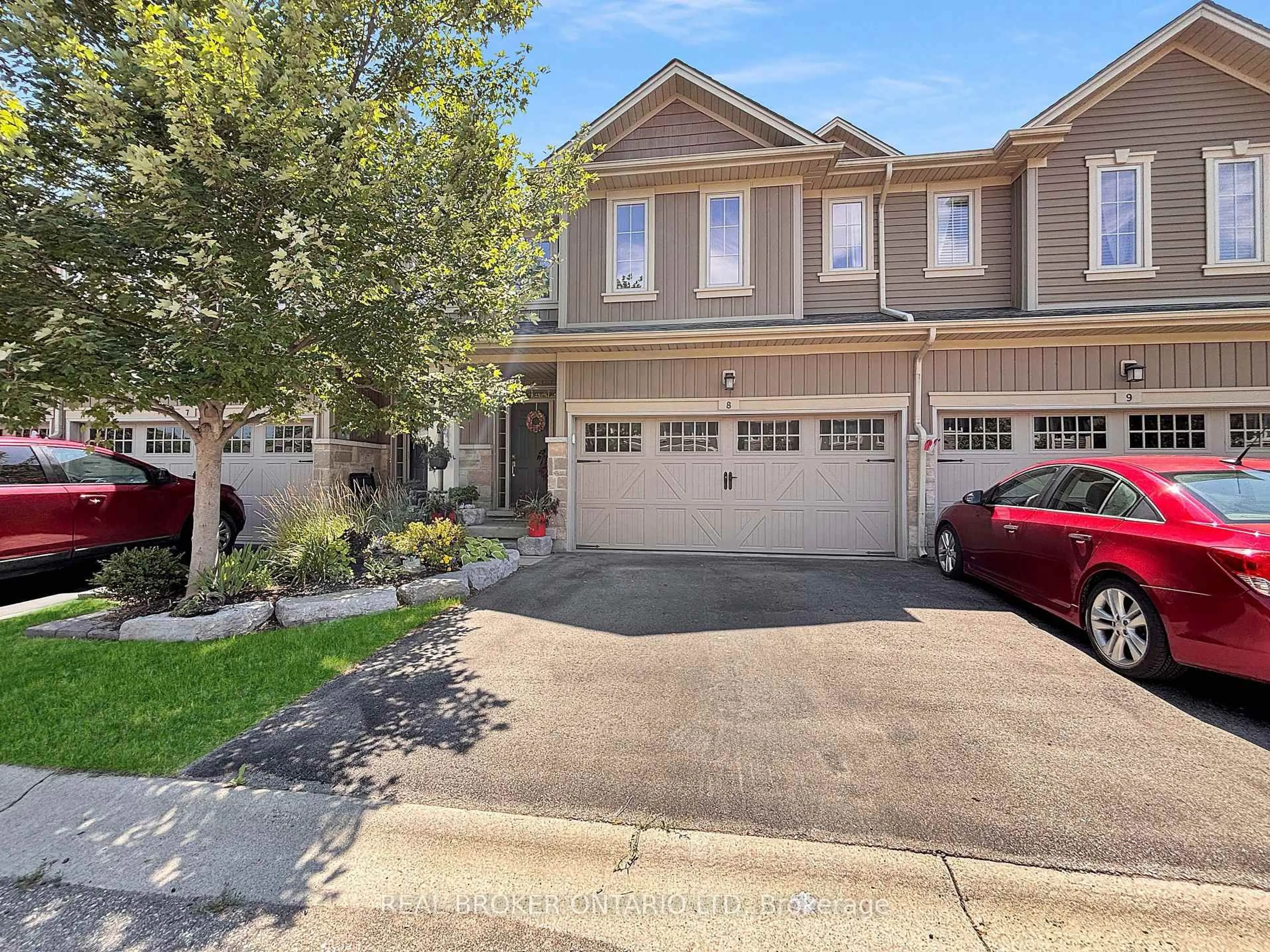 A pic from outside/outdoor area/front of a property/back of a property/a pic from drone, street for 80 Willow St #Unit 8, Brant Ontario N3L 2K6
