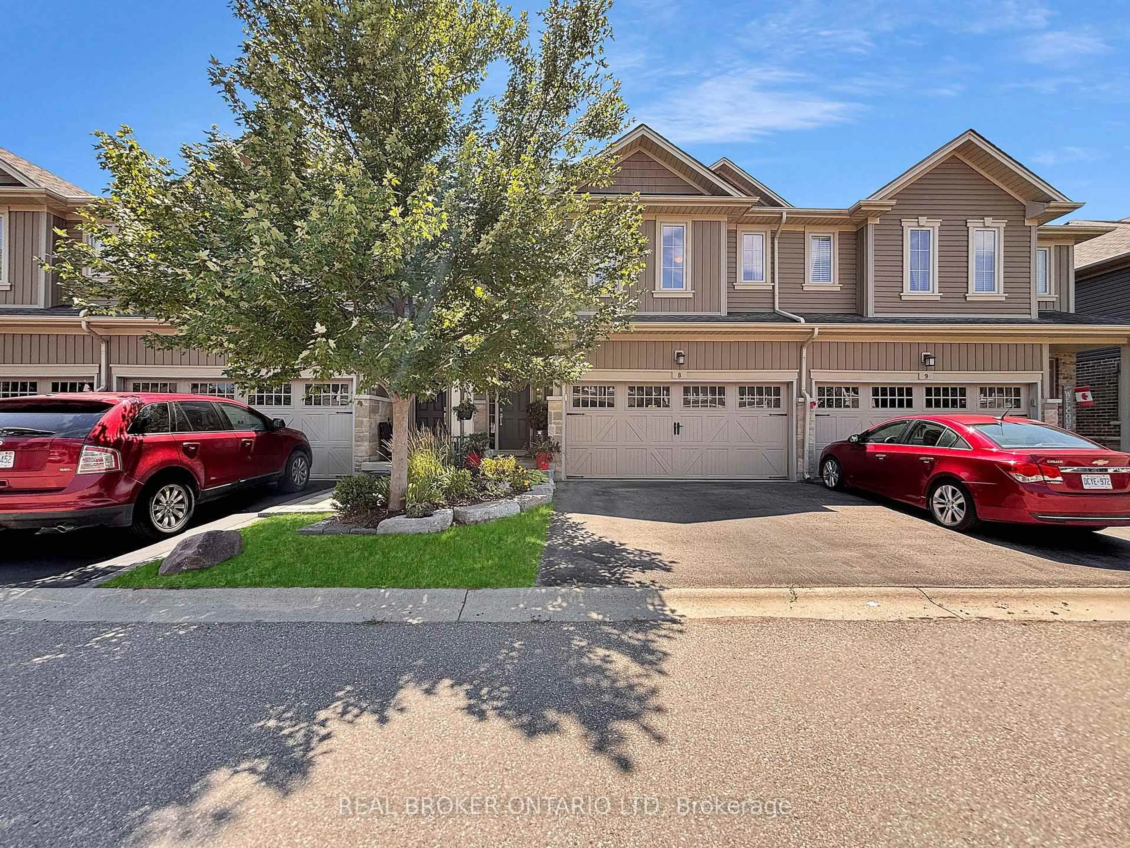 A pic from outside/outdoor area/front of a property/back of a property/a pic from drone, street for 80 Willow St #Unit 8, Brant Ontario N3L 2K6
