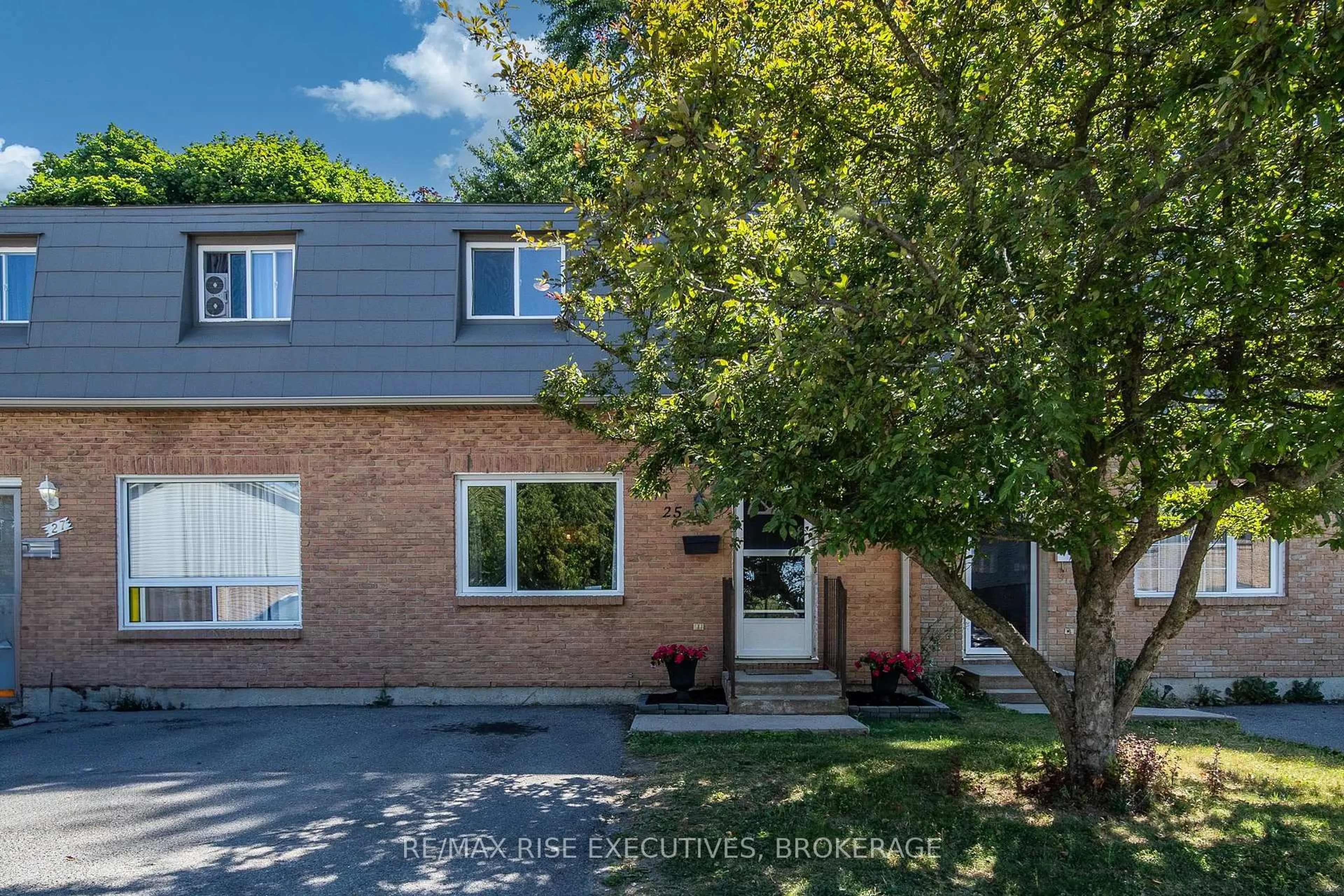 A pic from outside/outdoor area/front of a property/back of a property/a pic from drone, street for 25 Rosemund Pl, Kingston Ontario K7M 6Y6
