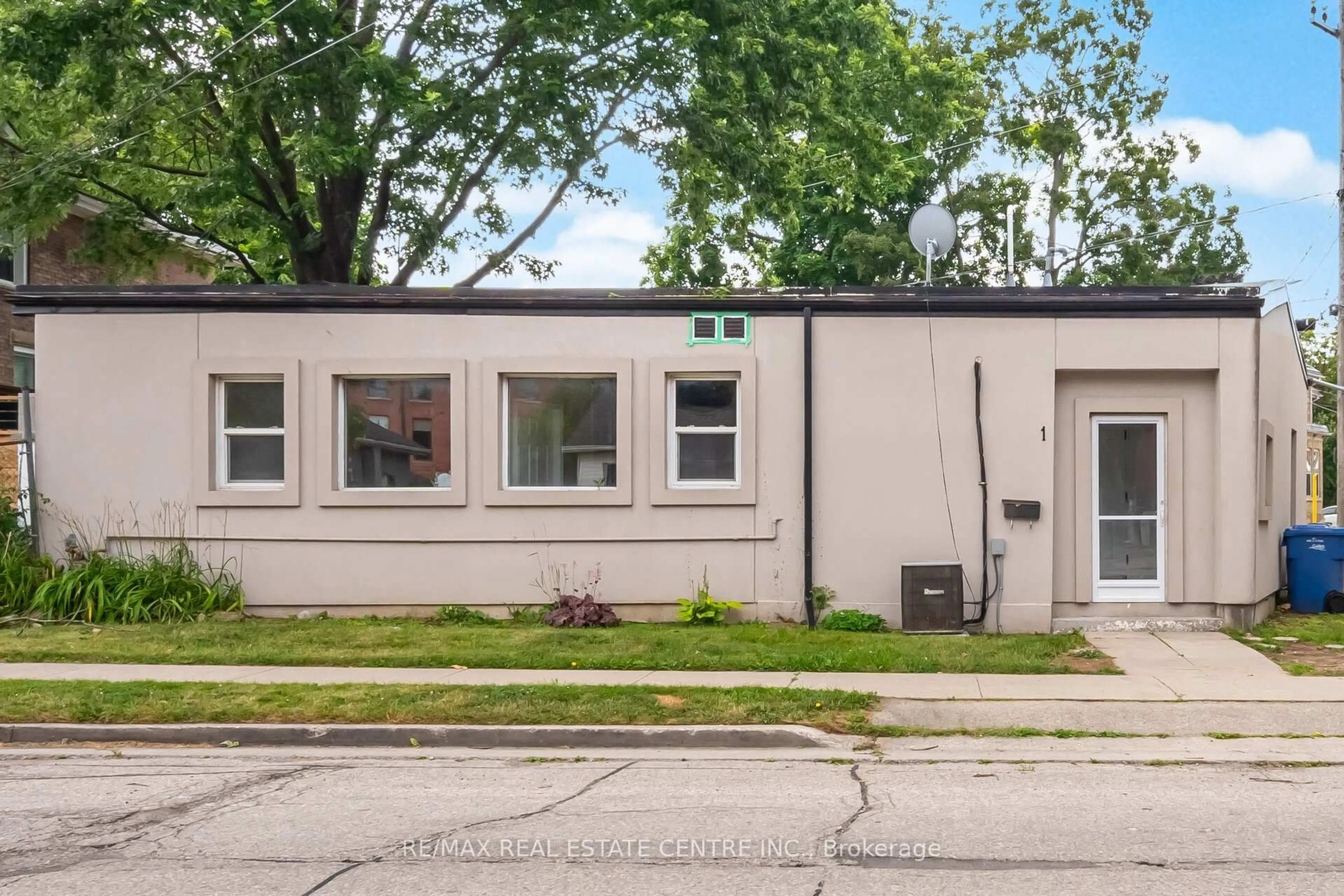 Unknown for 1 Ontario St, Guelph Ontario N1E 3A9