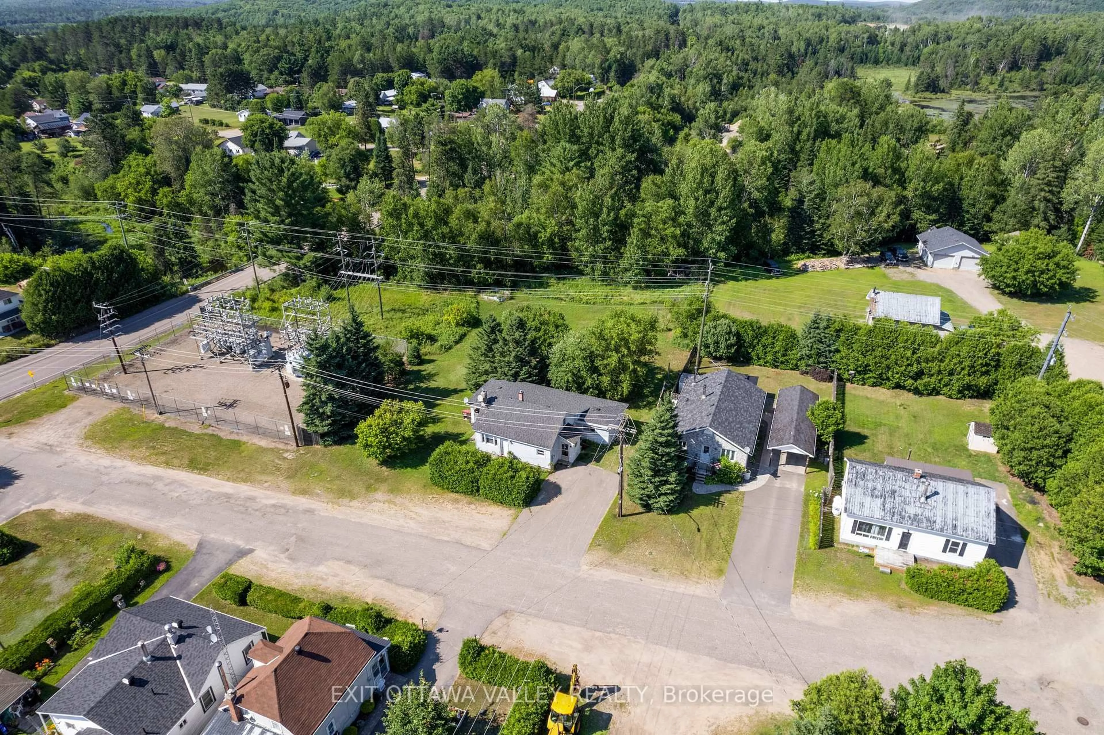 A pic from outside/outdoor area/front of a property/back of a property/a pic from drone, street for 15 Philip St, Barry's Bay Ontario K0J 1B0