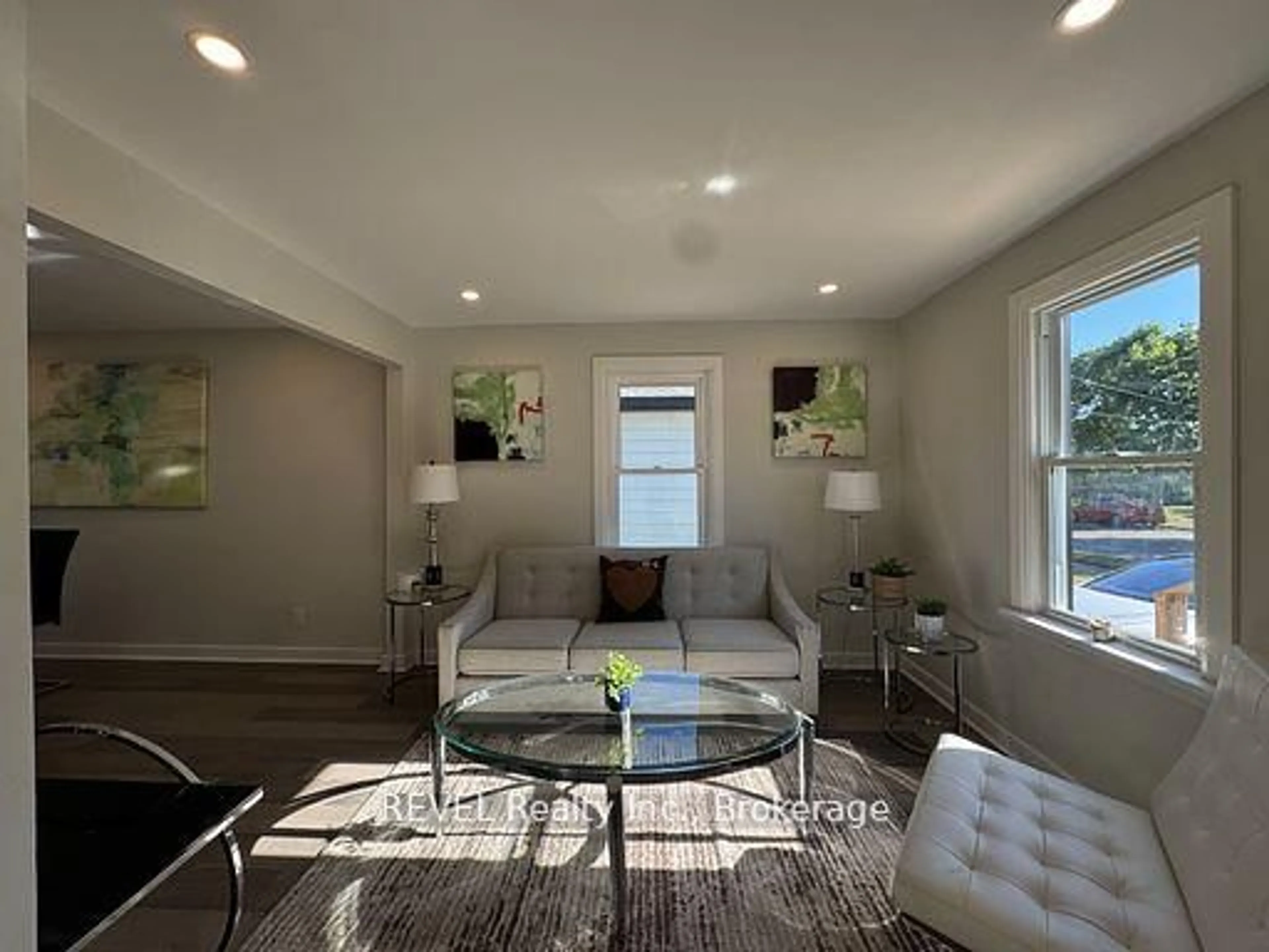 Living room with furniture, unknown for 260 Wallace Ave, Welland Ontario L3B 1R6