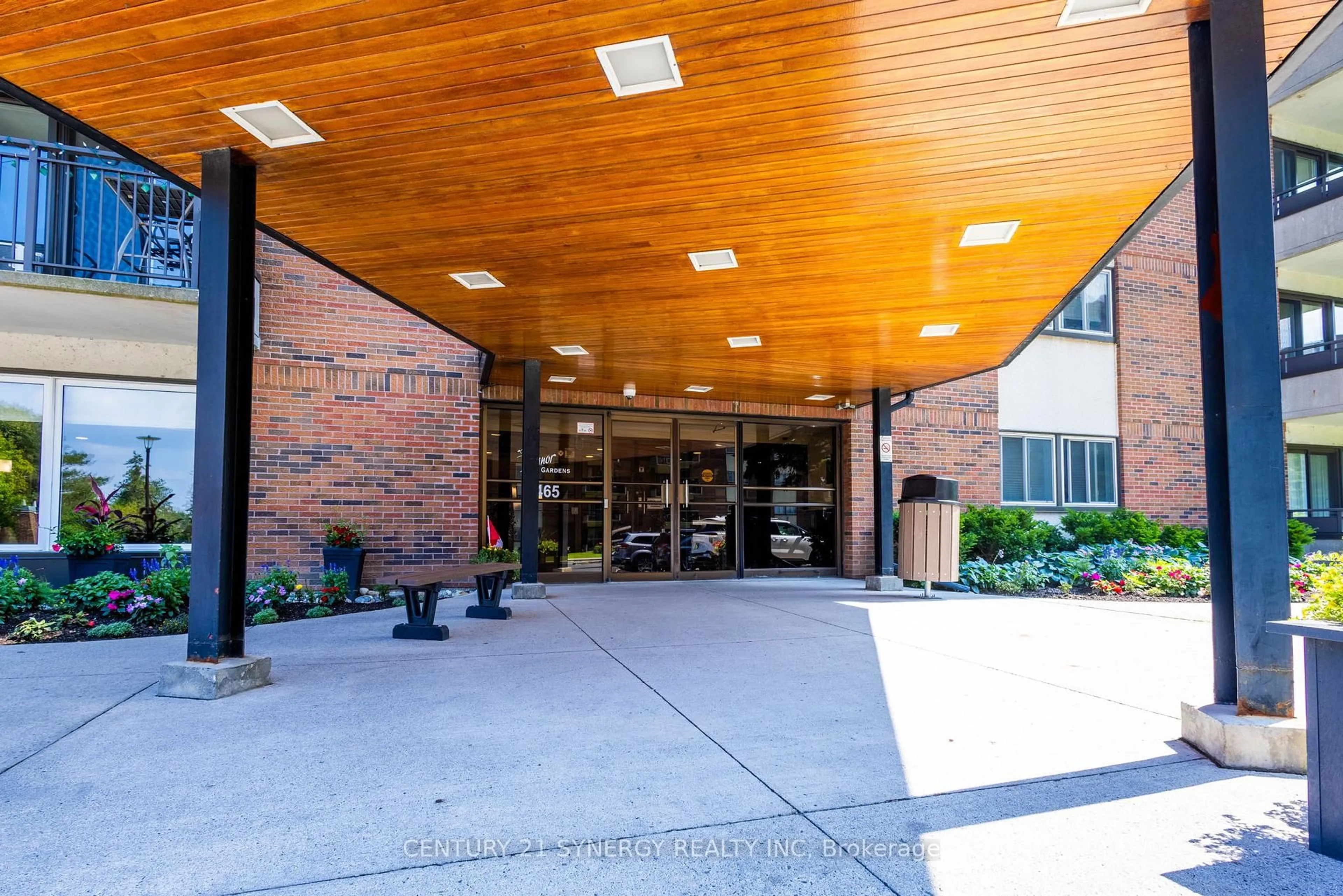 Indoor foyer for 1465 Baseline Rd #315, Ottawa Ontario K2C 3L9