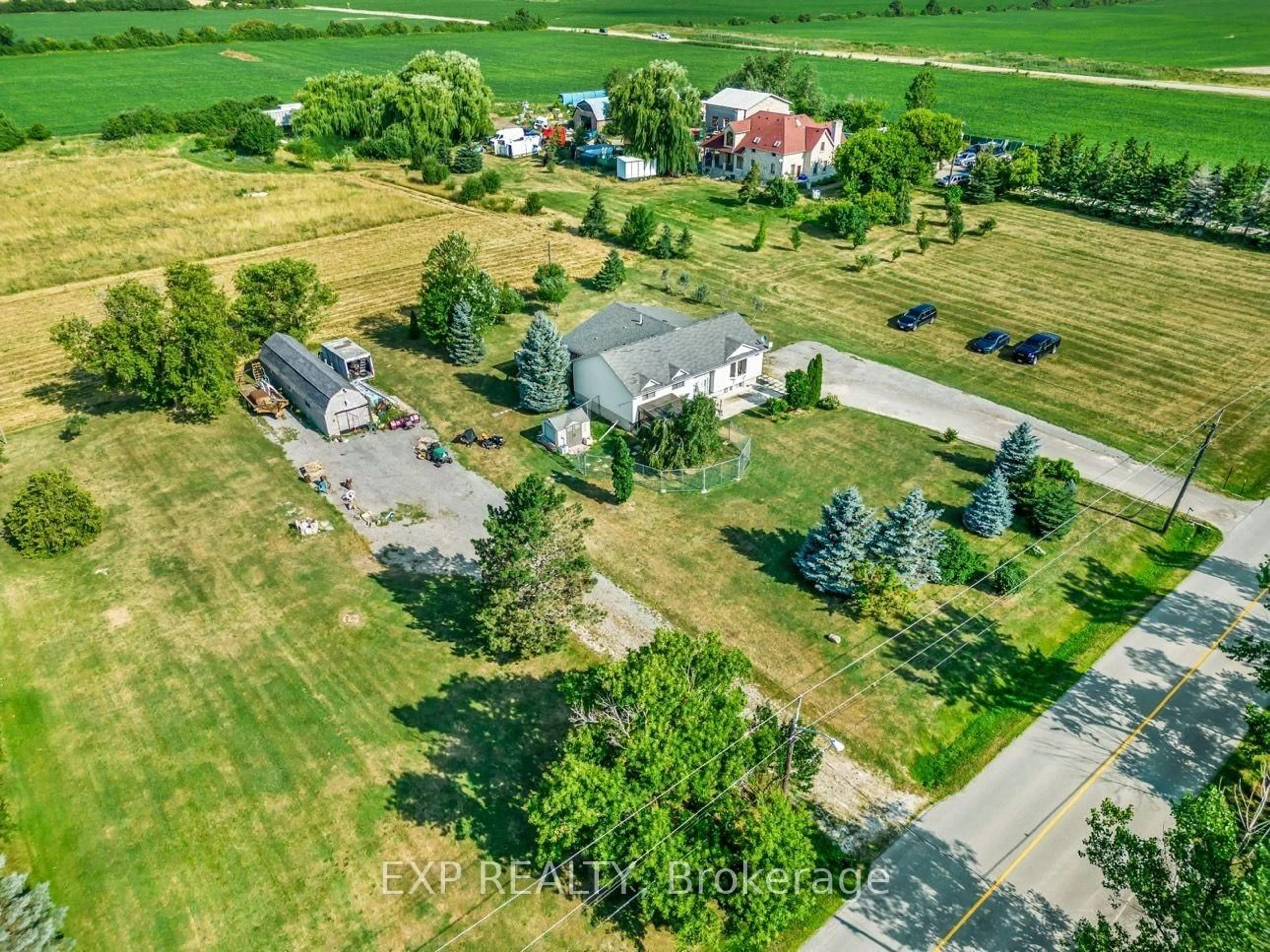 A pic from outside/outdoor area/front of a property/back of a property/a pic from drone, street for 95 Second Rd, Hamilton Ontario L8J 3H9