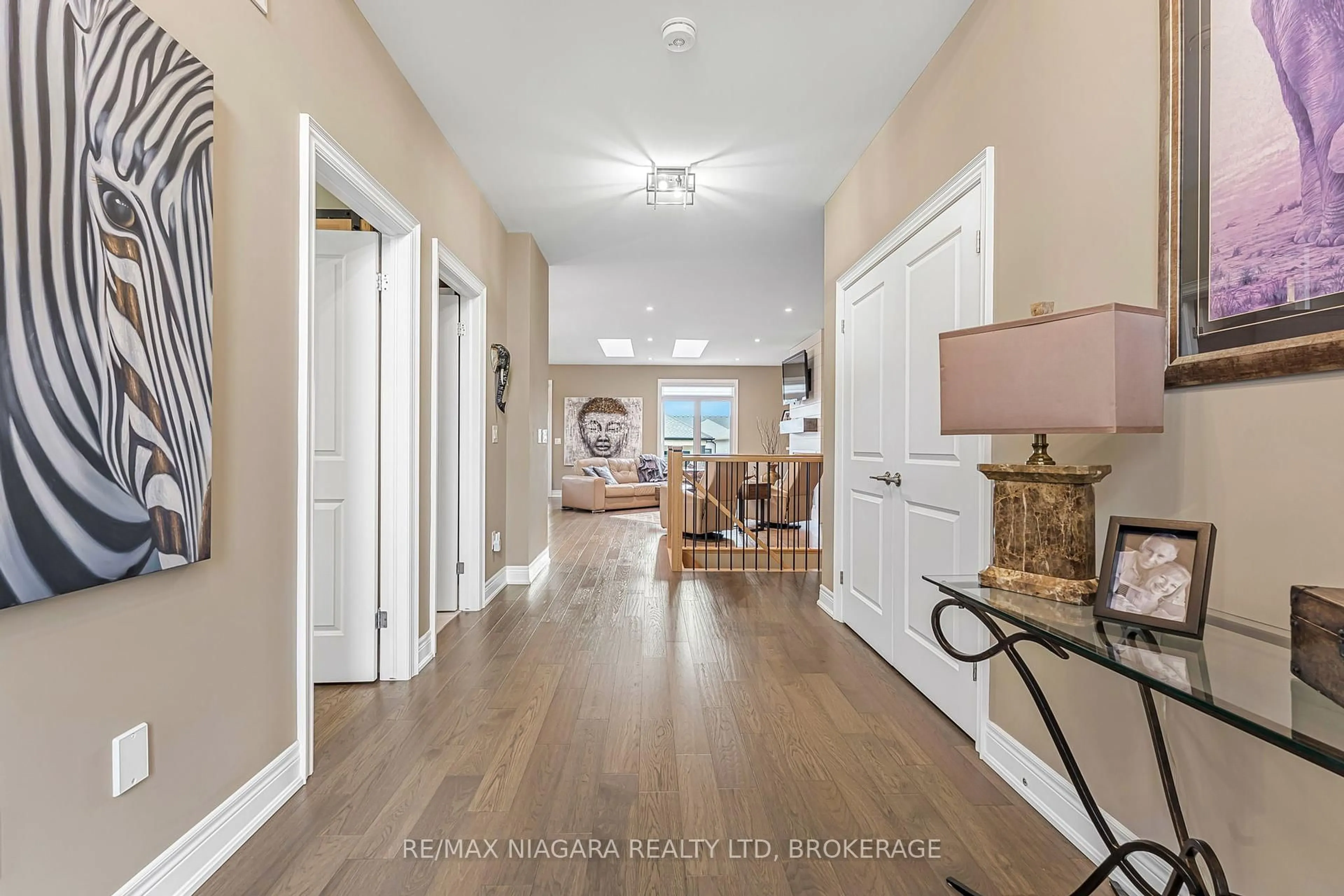 Indoor entryway for 24 PROSPECT POINT Rd, Fort Erie Ontario L0S 1N0