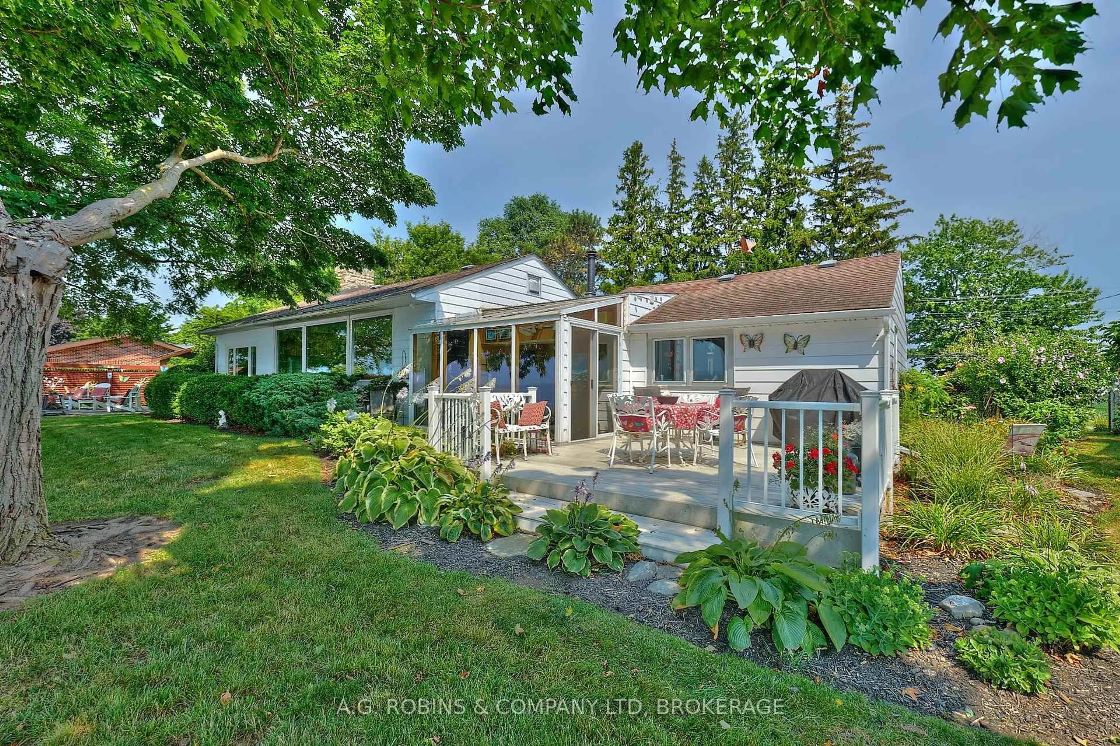 A pic from outside/outdoor area/front of a property/back of a property/a pic from drone, street for 10773 Lakeshore Rd, Wainfleet Ontario L3K 5V5