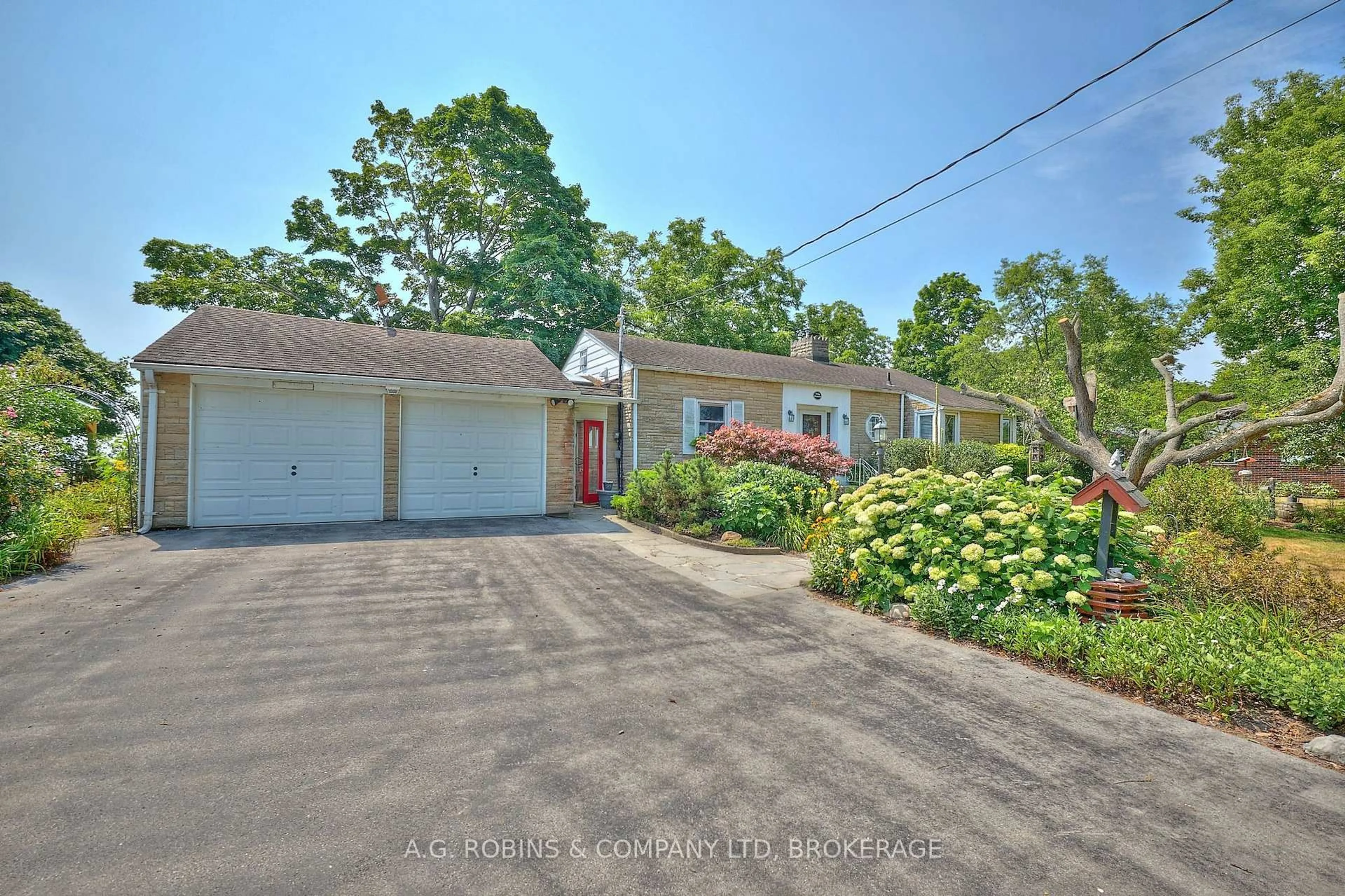A pic from outside/outdoor area/front of a property/back of a property/a pic from drone, street for 10773 Lakeshore Rd, Wainfleet Ontario L3K 5V5