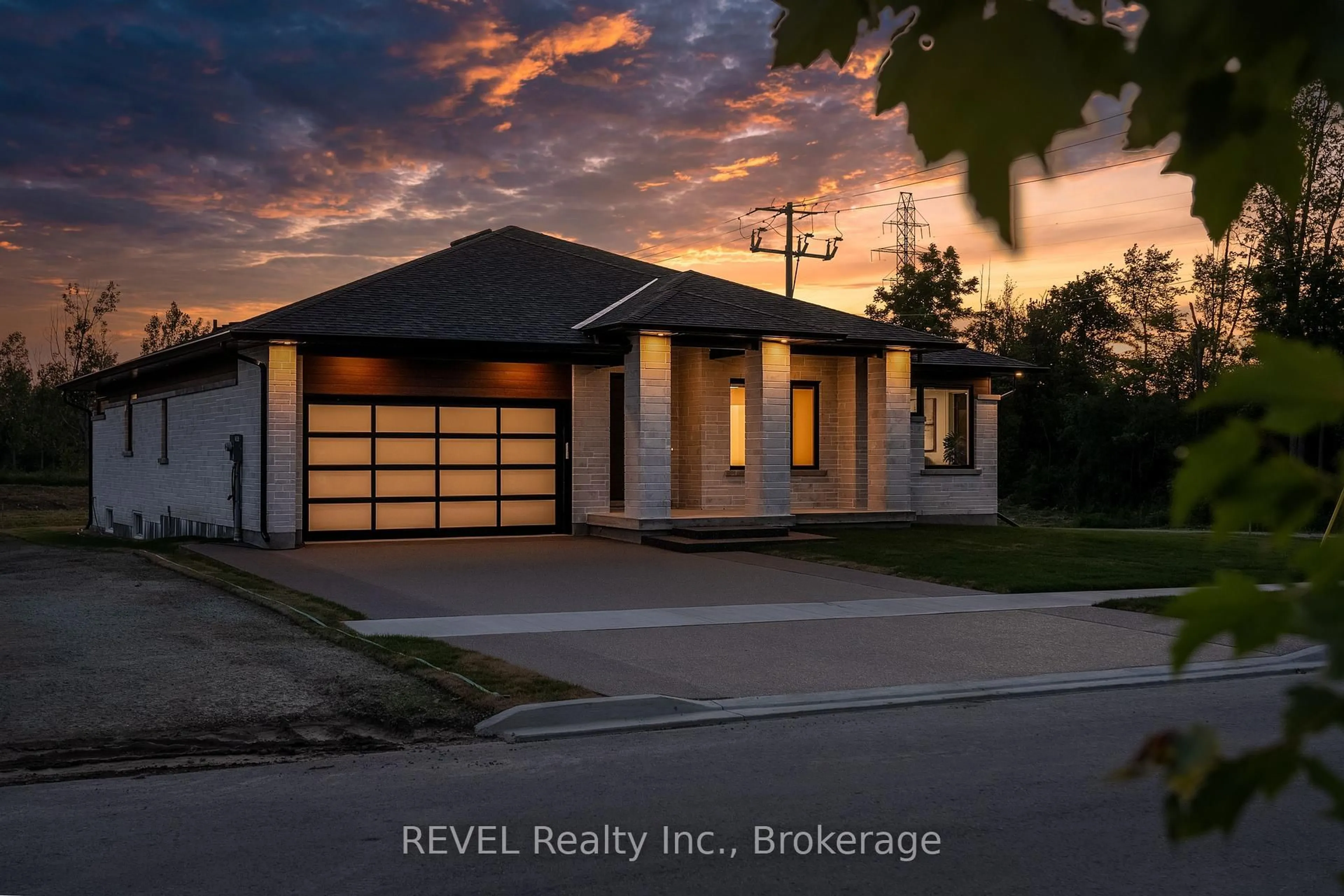 Home with brick exterior material, street for 1 Anchor Rd, Thorold Ontario L0S 1A0