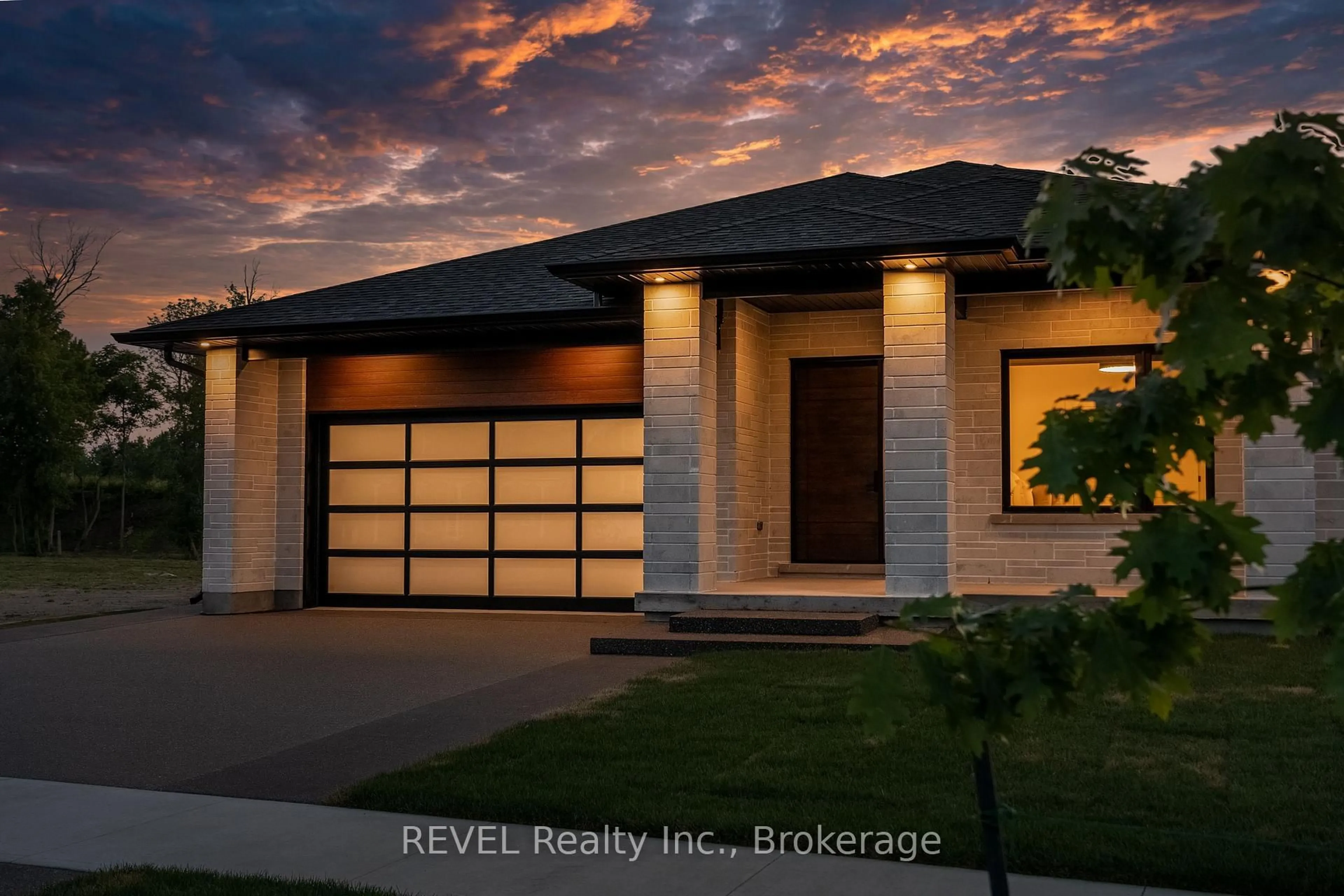Home with brick exterior material, street for 1 Anchor Rd, Thorold Ontario L0S 1A0