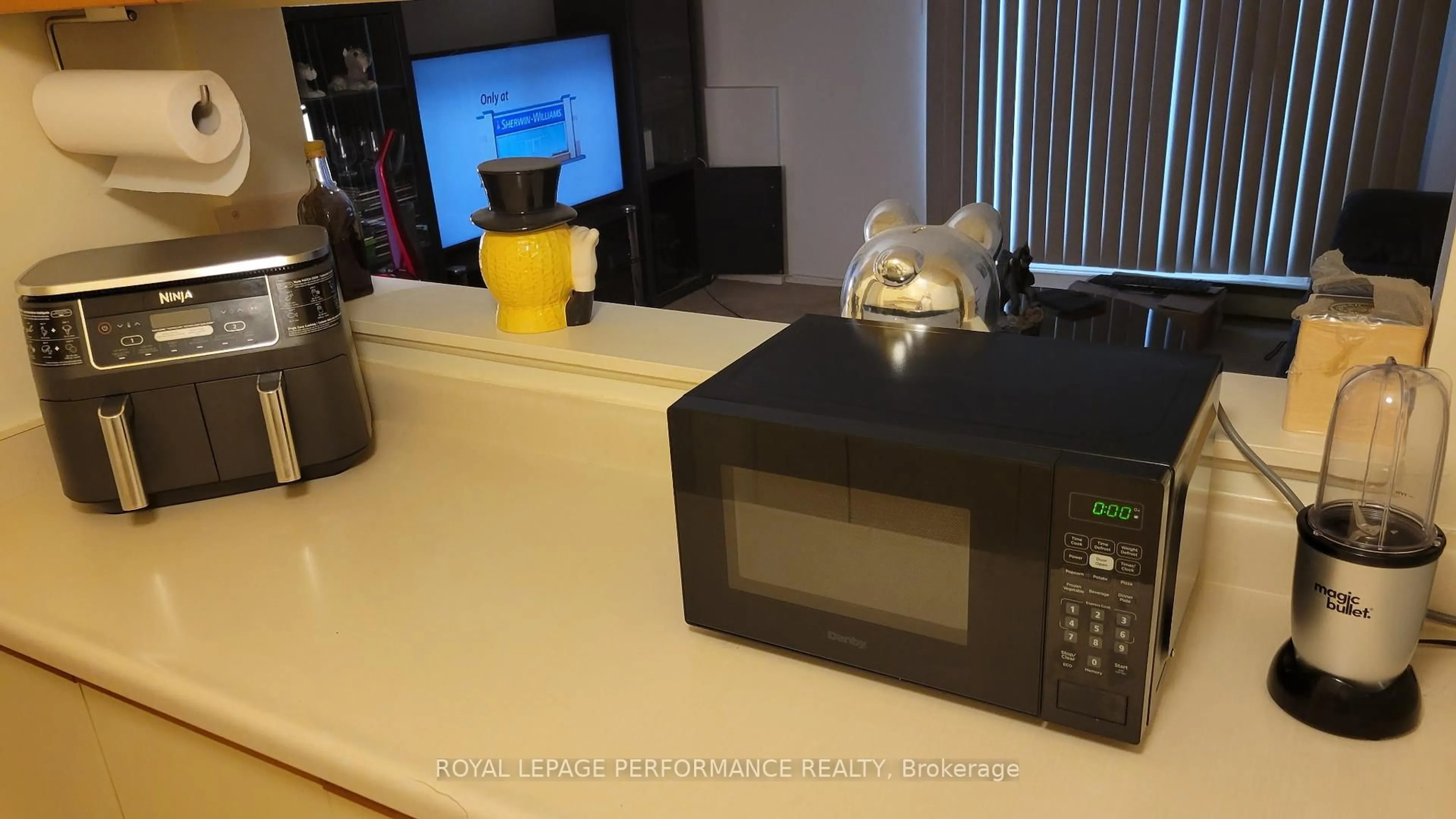 A pic of a room for 212 Viewmount Dr #109, Ottawa Ontario K2E 7X2