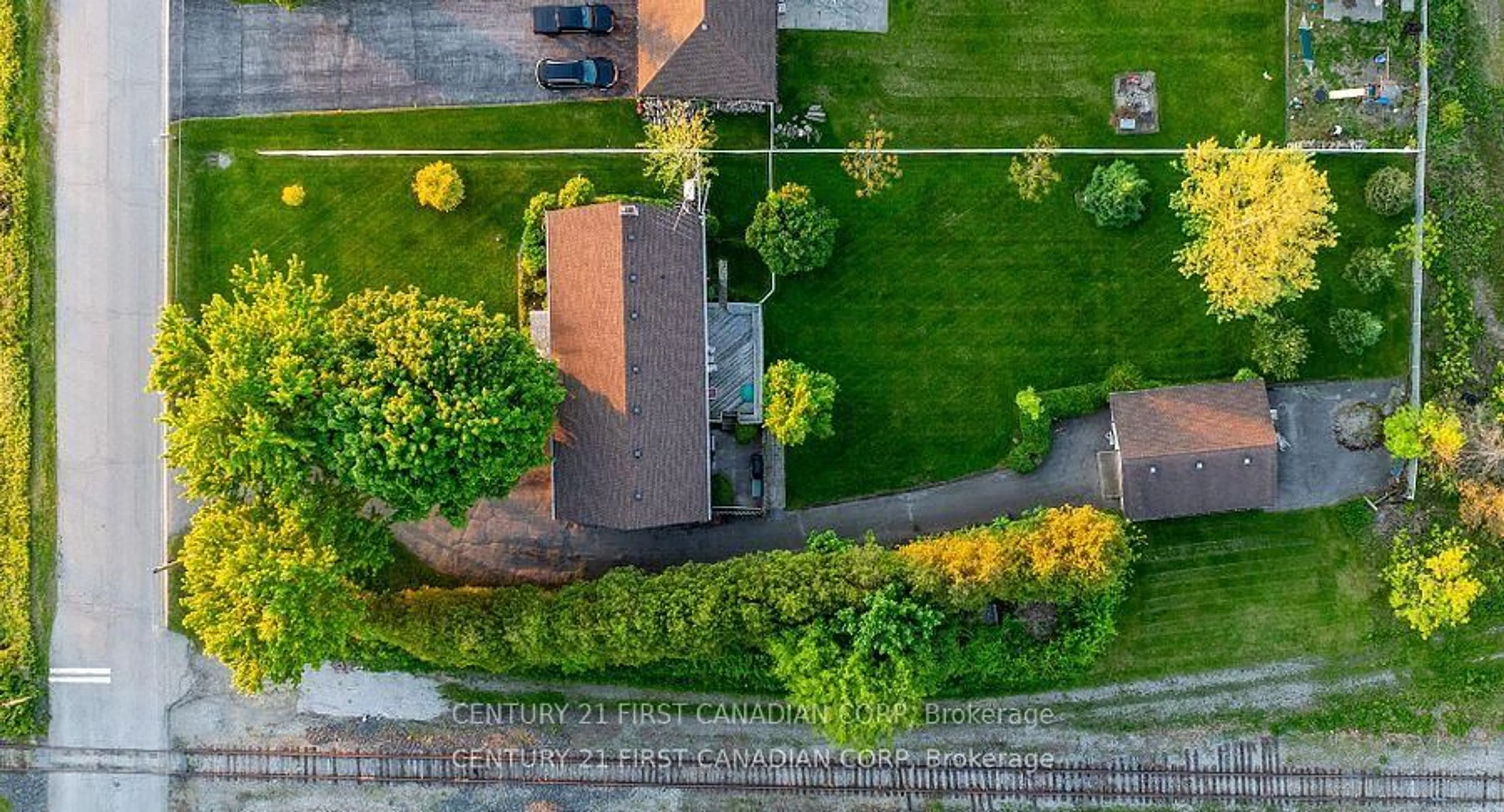 A pic from outside/outdoor area/front of a property/back of a property/a pic from drone, street for 9776 Tower Rd, St. Thomas Ontario N5P 3S7
