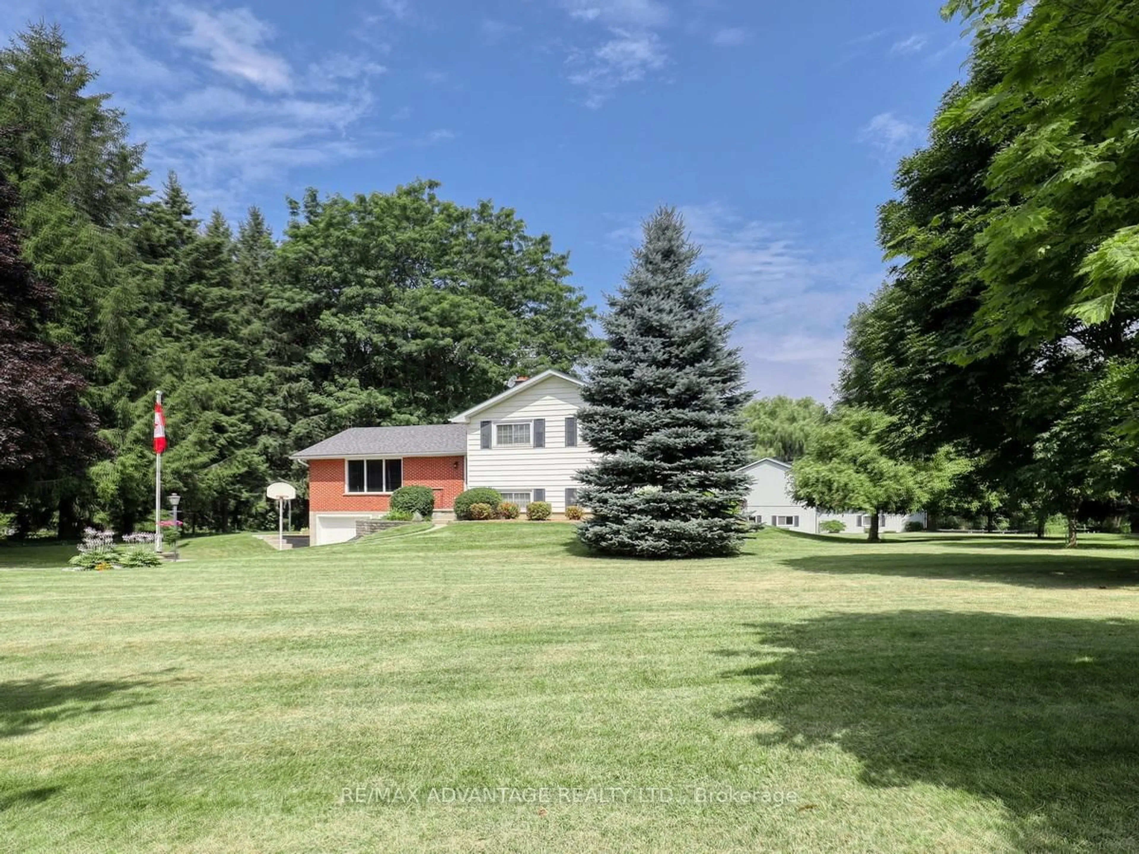 A pic from outside/outdoor area/front of a property/back of a property/a pic from drone, unknown for 17248 Wyton Dr, Thames Centre Ontario N0M 2P0
