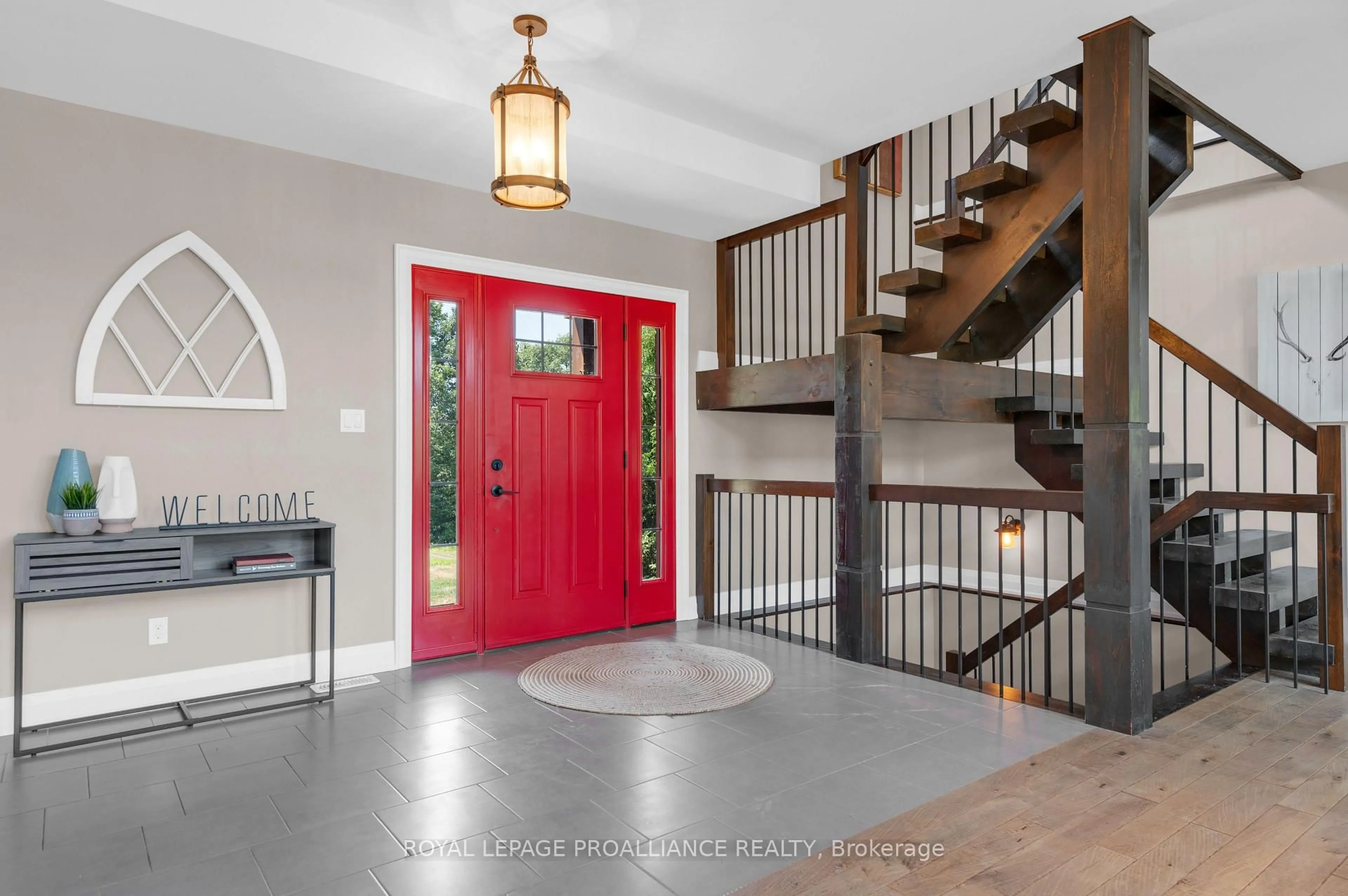 Indoor entryway for 273 Deele Rd, Cramahe Ontario K0K 1S0