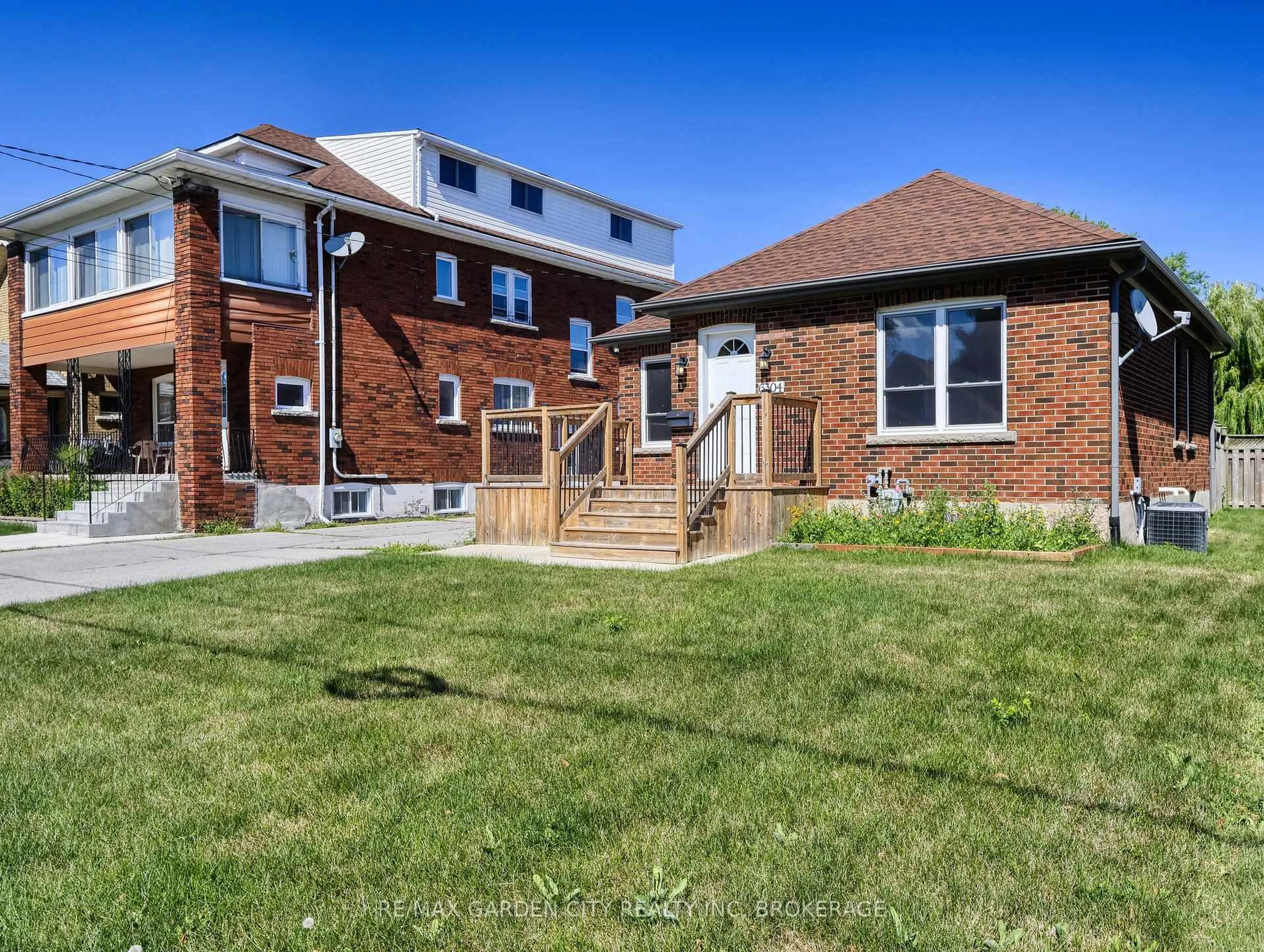 Home with brick exterior material, street for 6304 Orchard Ave Ave, Niagara Falls Ontario L2G 4H1