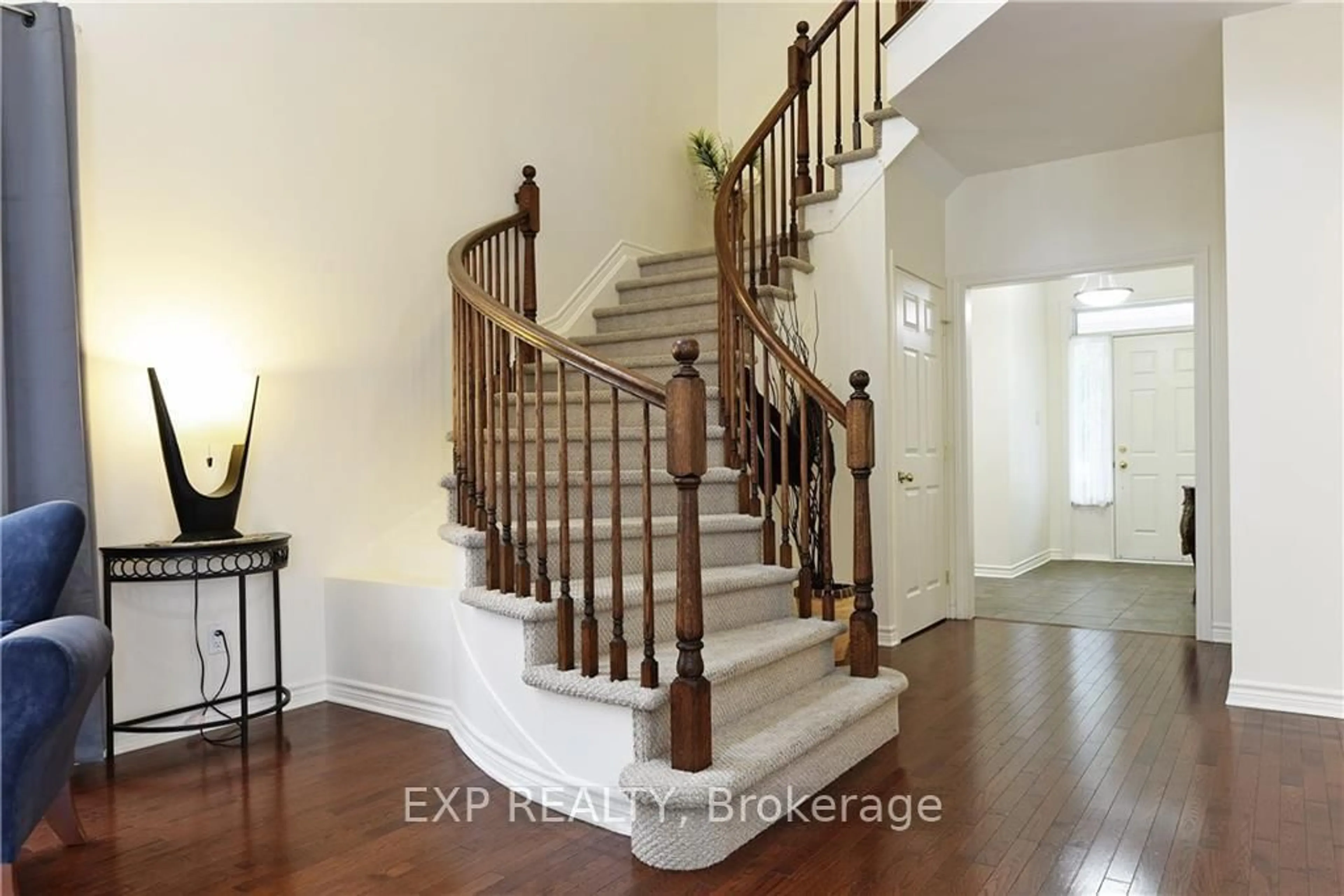 Indoor entryway for 119 Anfield Cres, Barrhaven Ontario K2G 7B7