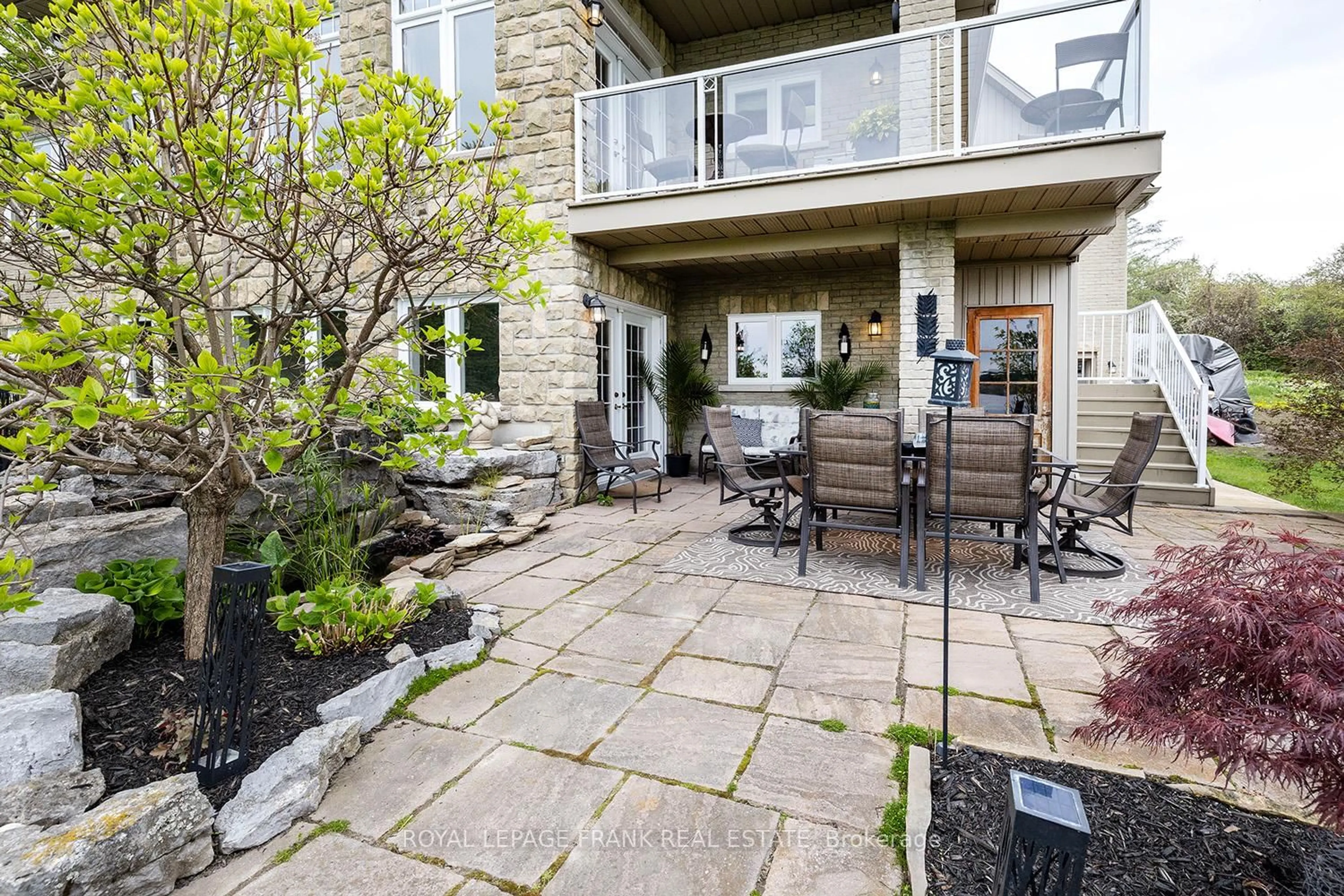 Patio, street for 24 Gilson Point Pl, Kawartha Lakes Ontario K0M 2C0