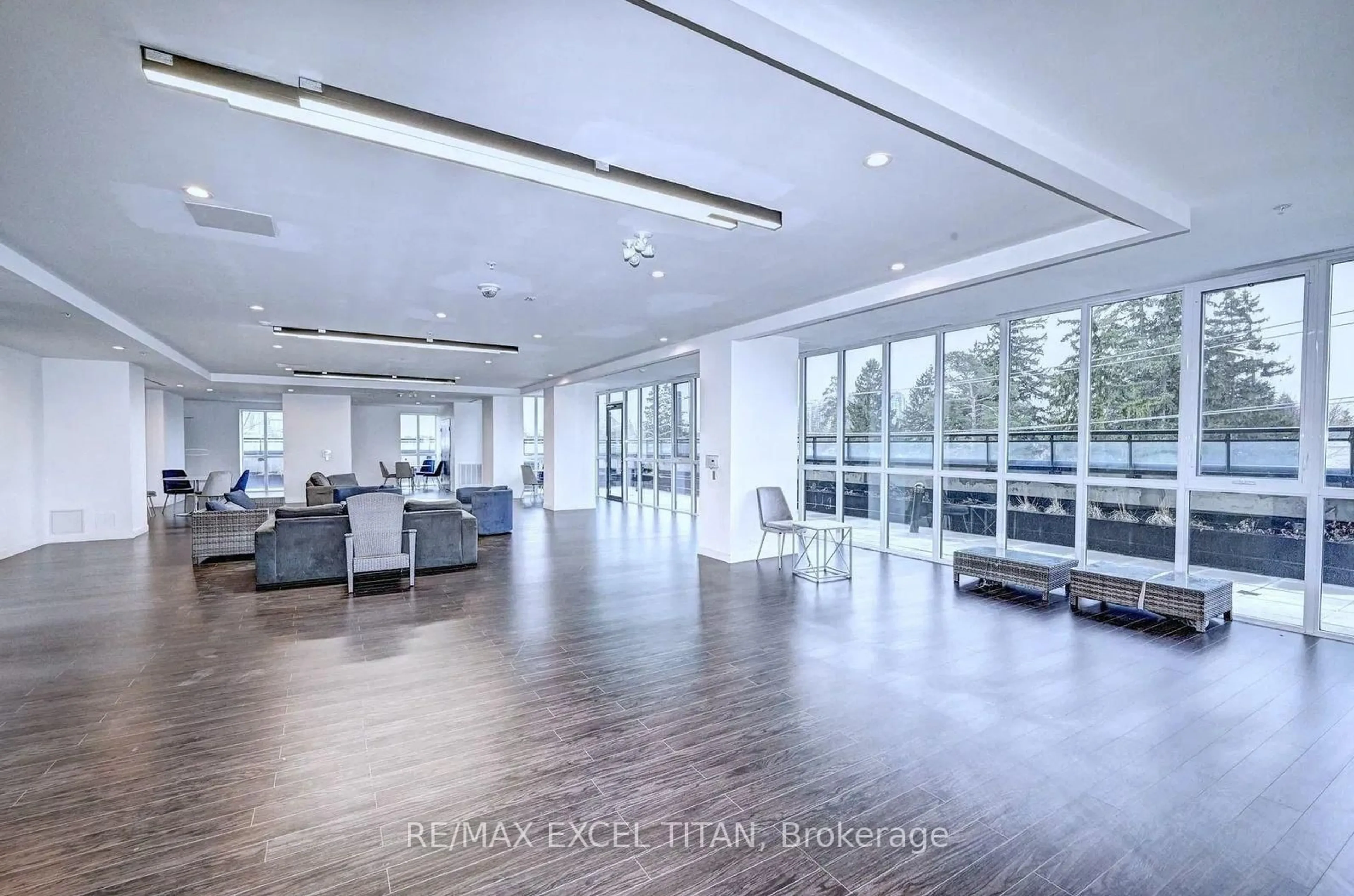 Indoor foyer for 128 King St #907, Waterloo Ontario N2J 0E9