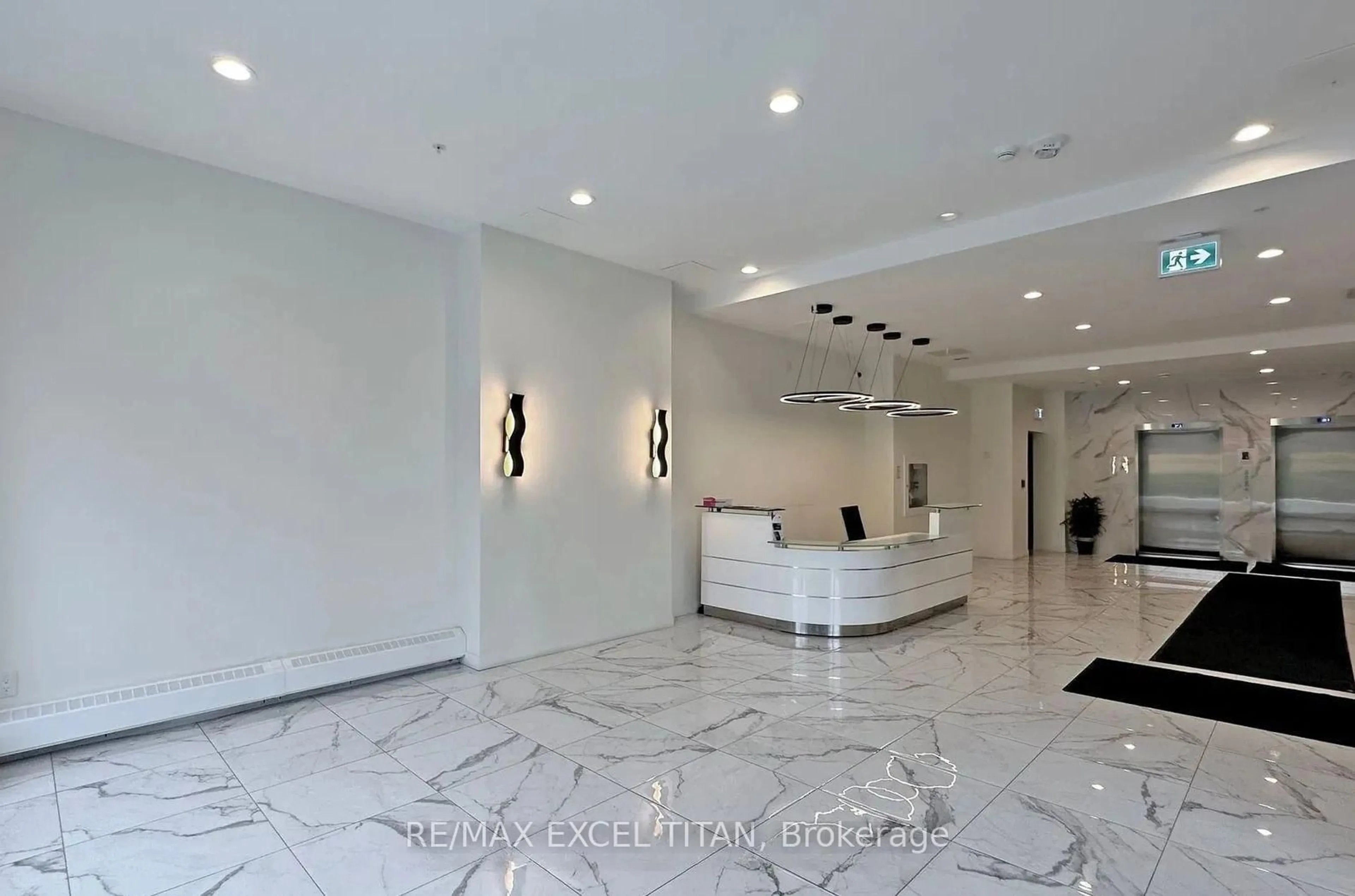 Lobby for 128 King St #907, Waterloo Ontario N2J 0E9