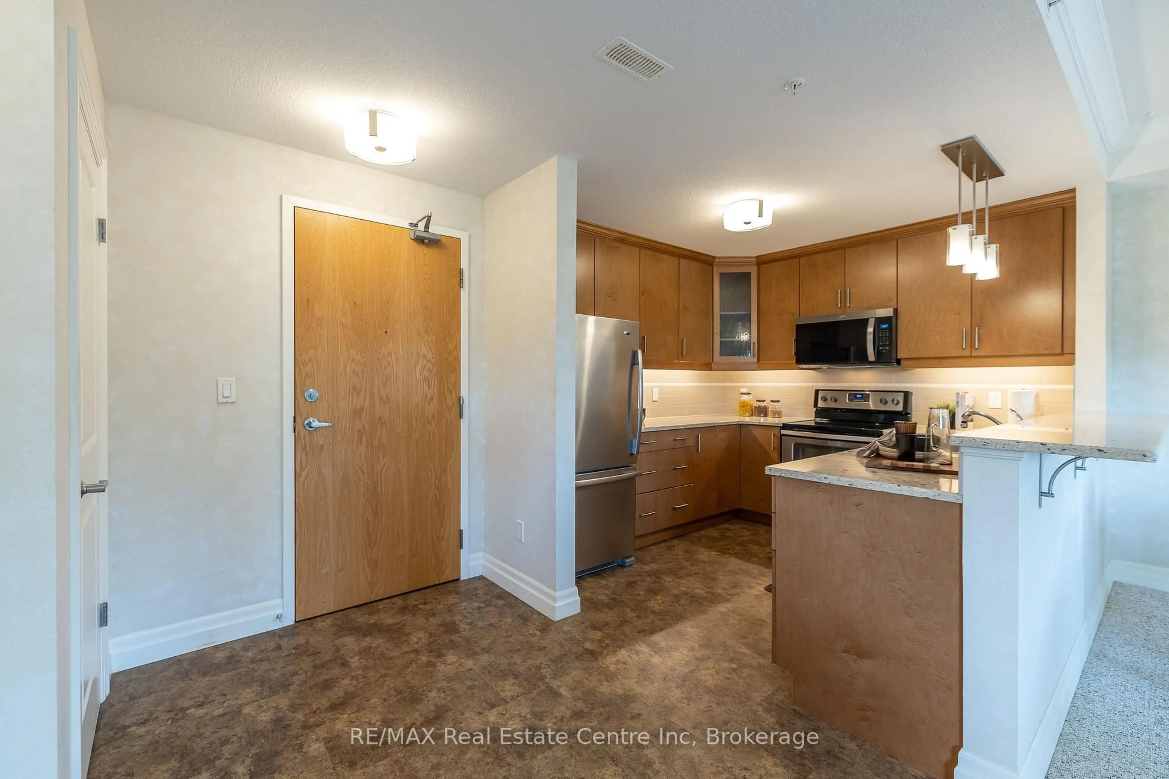 Standard kitchen, unknown for 23 Stumpf St #310, Centre Wellington Ontario N0B 1S0