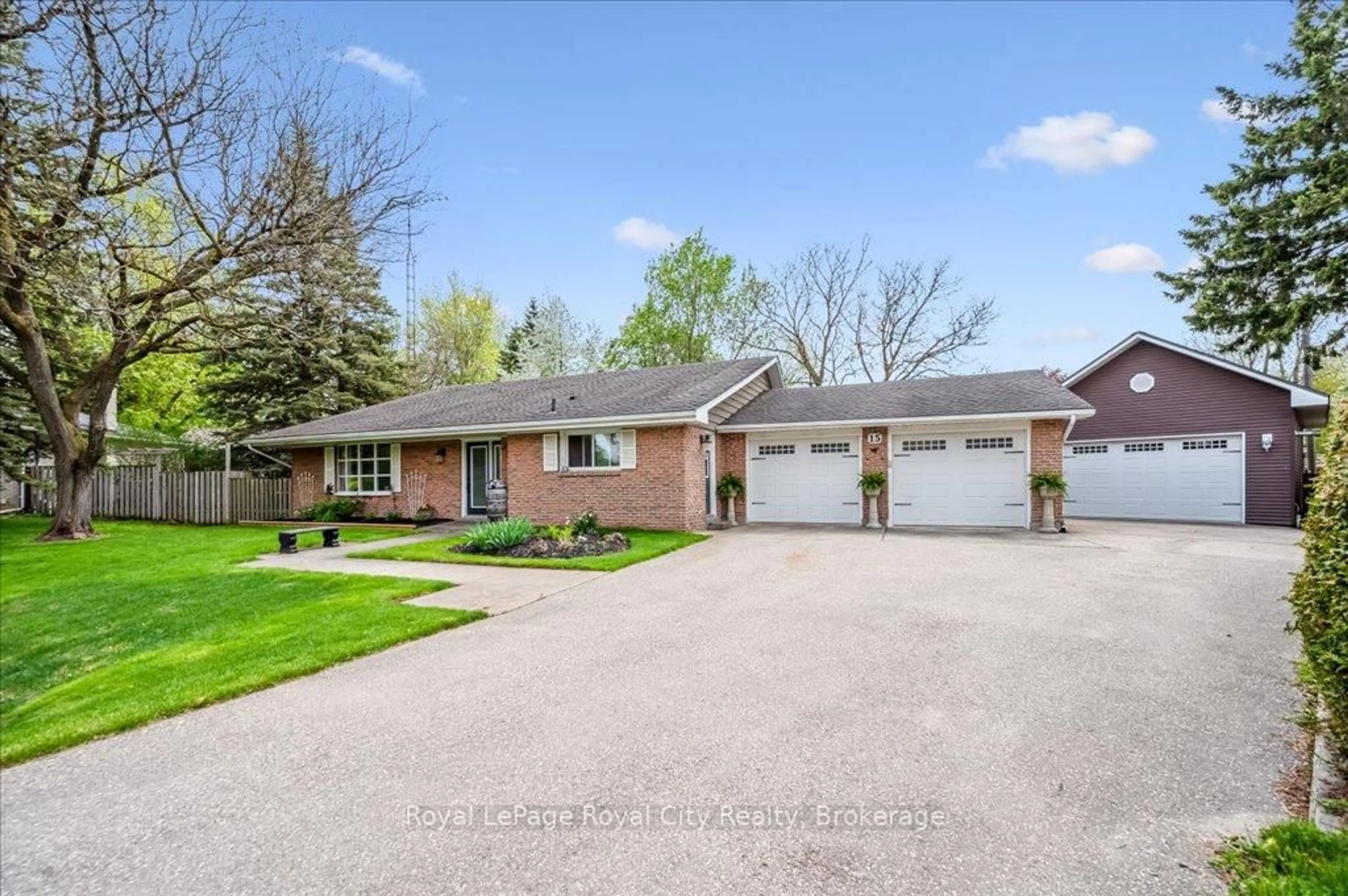 Home with brick exterior material, street for 15 Wellington Dr, Centre Wellington Ontario N0B 1J0