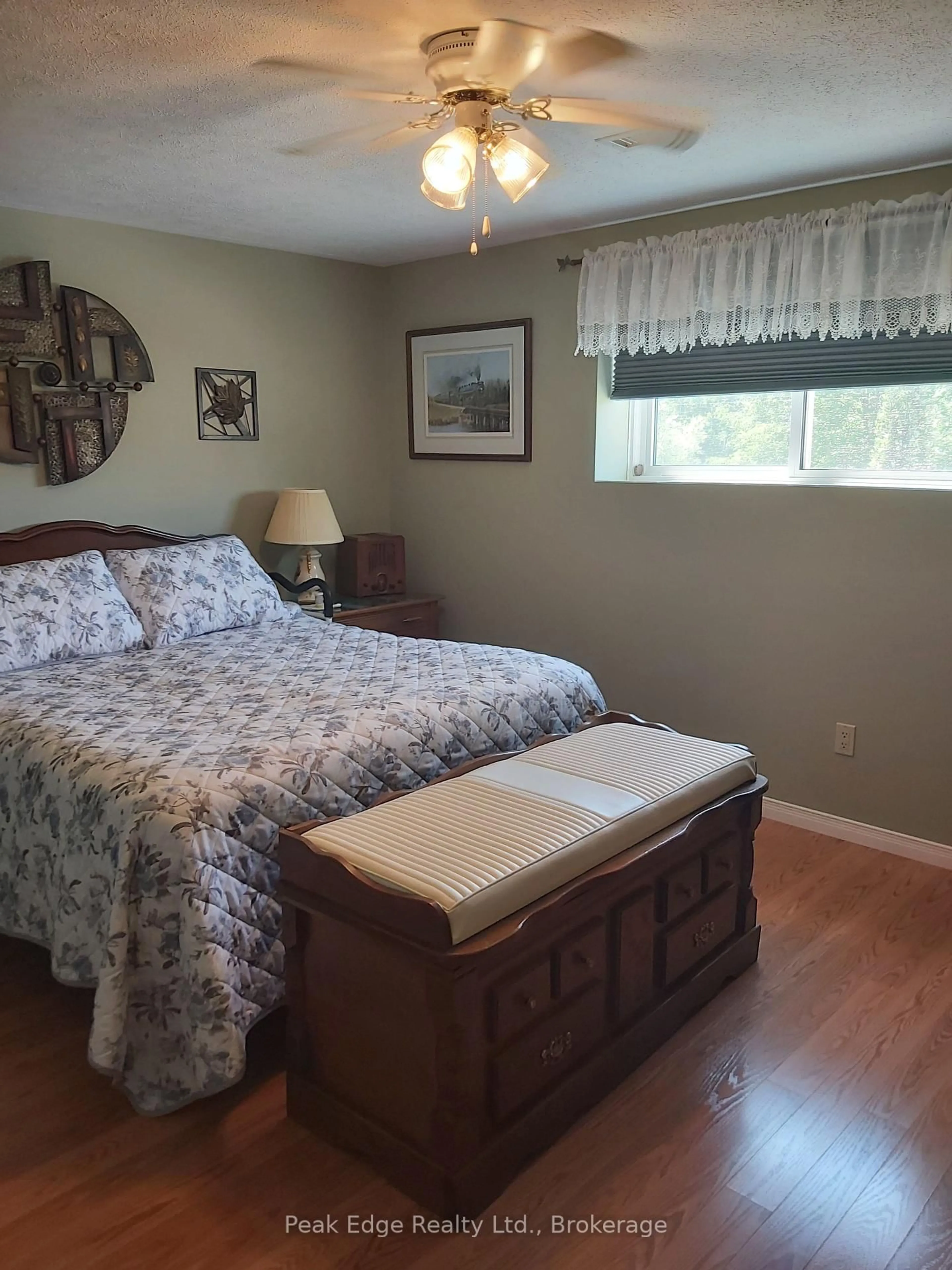 Bedroom with bed, wood/laminate floor for 85 William St #201, Brockton Ontario N0G 2V0