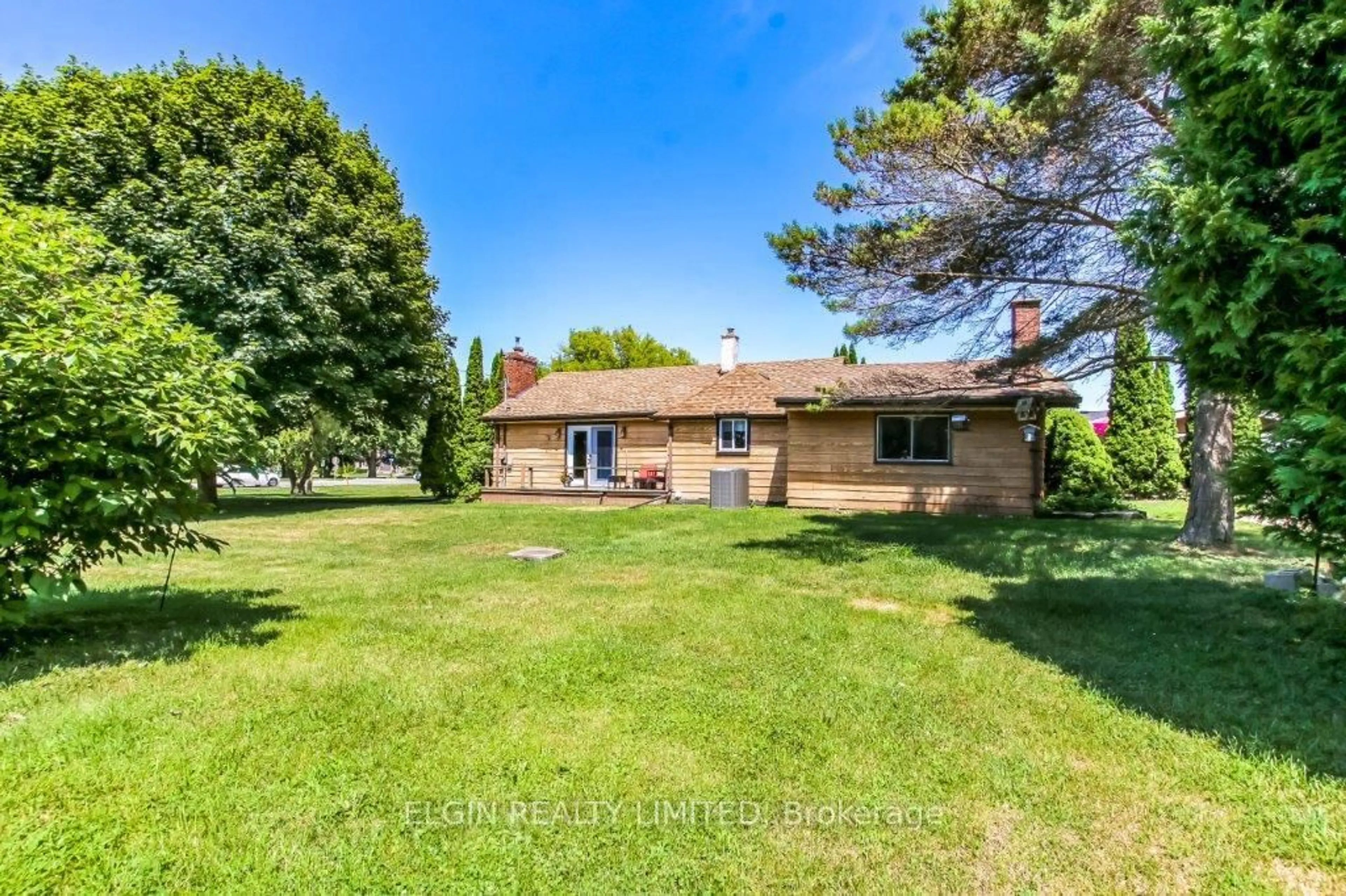 A pic from outside/outdoor area/front of a property/back of a property/a pic from drone, unknown for 6378 Sunset Rd, Central Elgin Ontario N5P 3S8