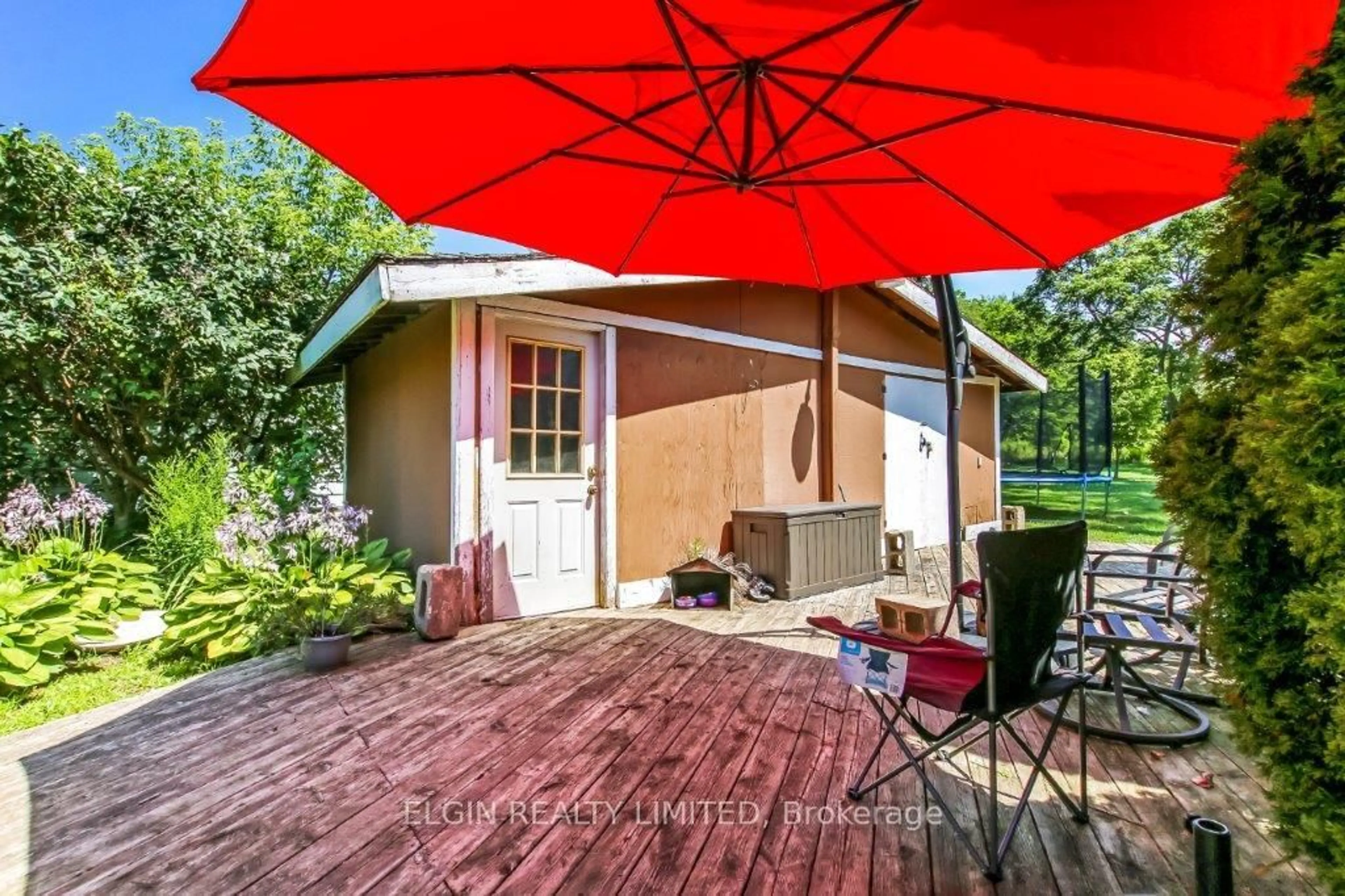 Patio, street for 6378 Sunset Rd, Central Elgin Ontario N5P 3S8