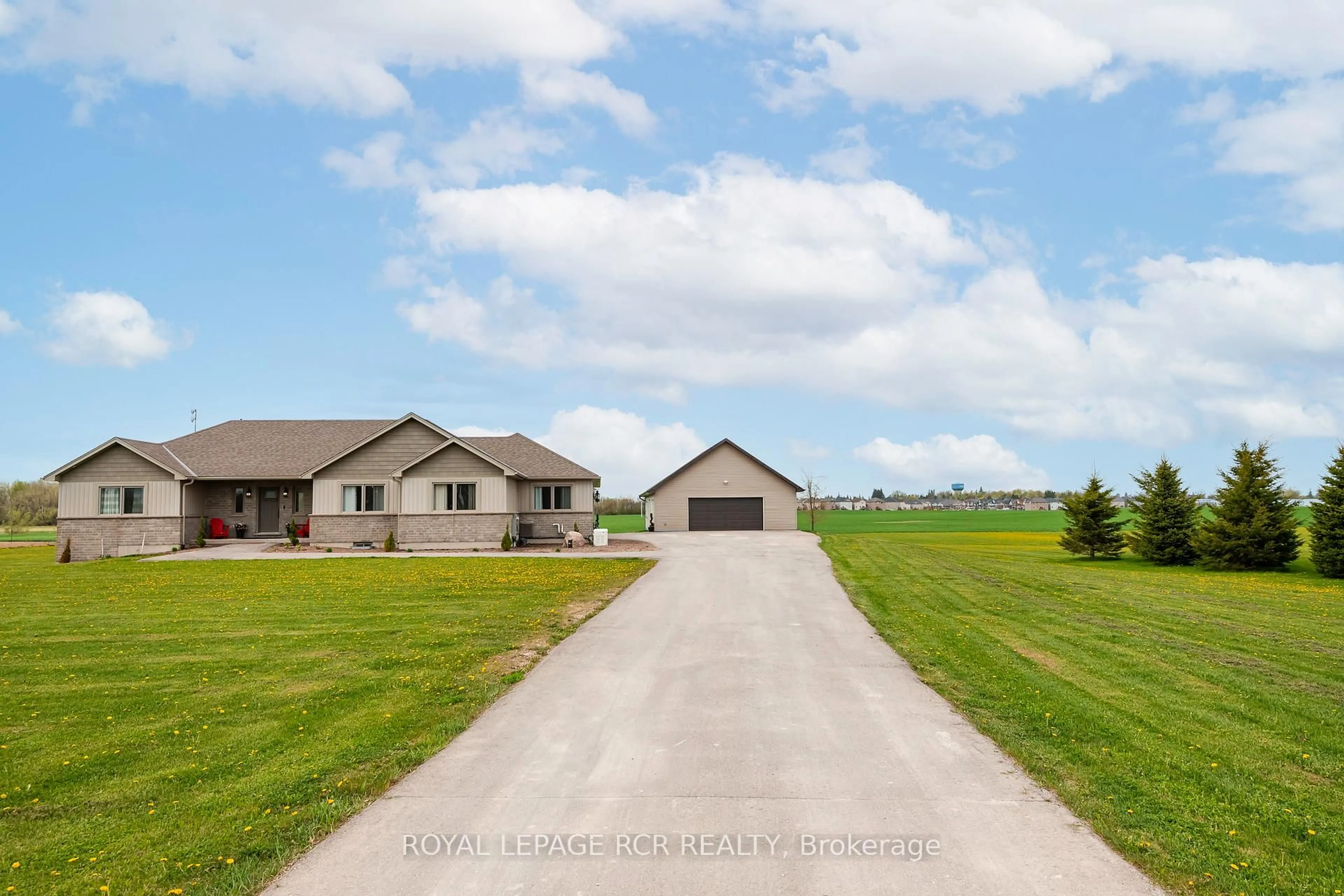 A pic from outside/outdoor area/front of a property/back of a property/a pic from drone, unknown for 485201 30th Sdrd, Amaranth Ontario L9V 1N7