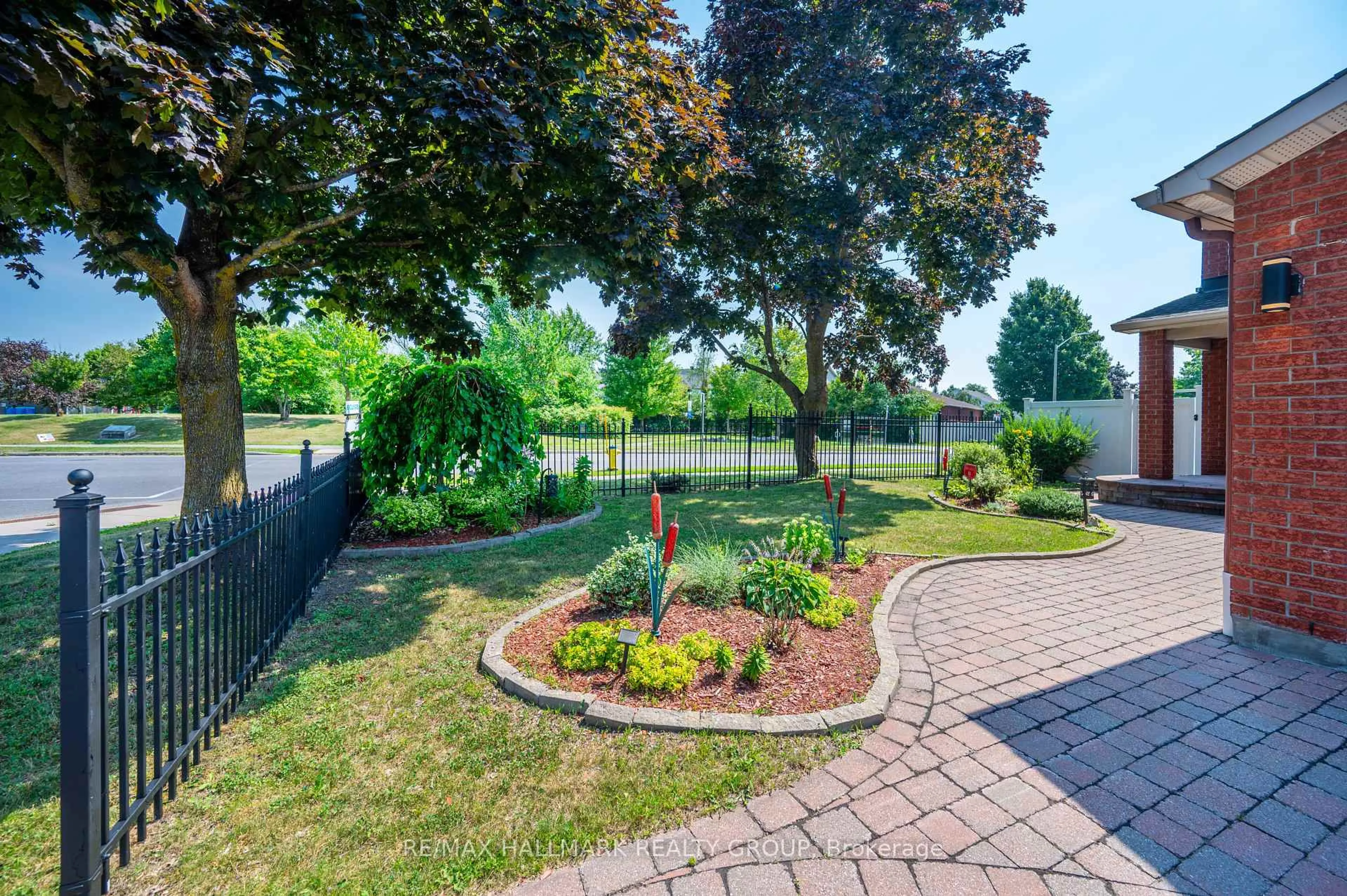 Patio, unknown for 2180 Johnston Rd, Ottawa Ontario K1G 5K2