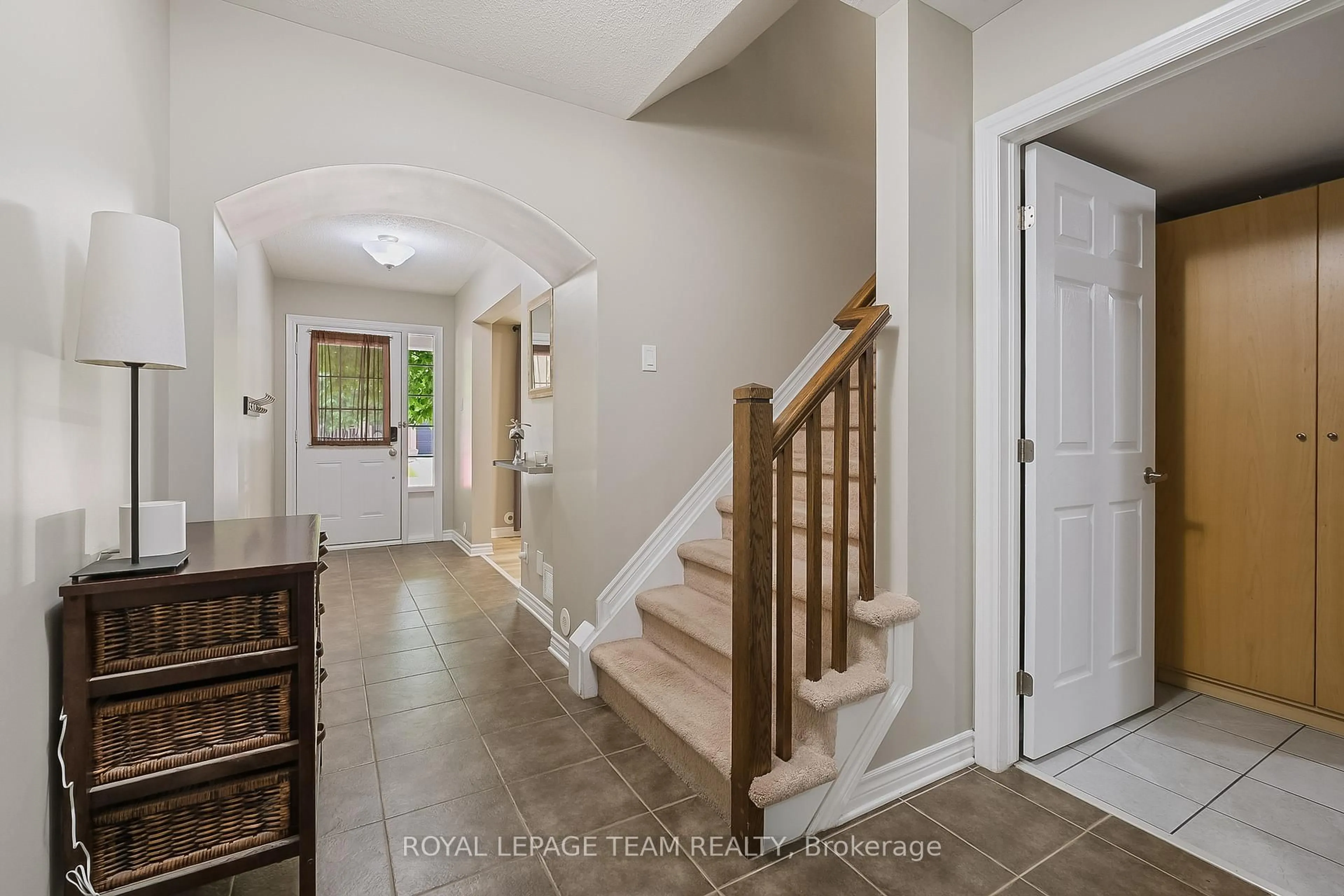 Indoor entryway for 127 Harmattan Ave, Stittsville Ontario K2S 0E4