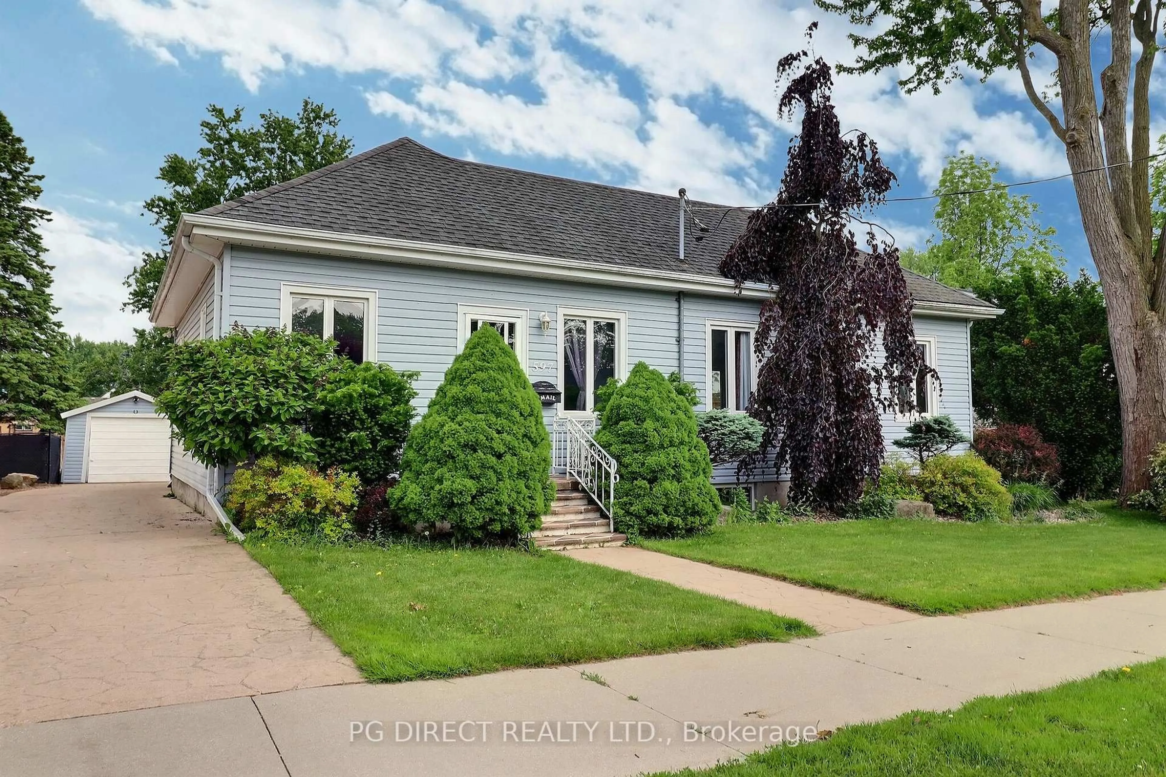 Home with vinyl exterior material, street for 597 Brook St, Strathroy-Caradoc Ontario N0L 1T0
