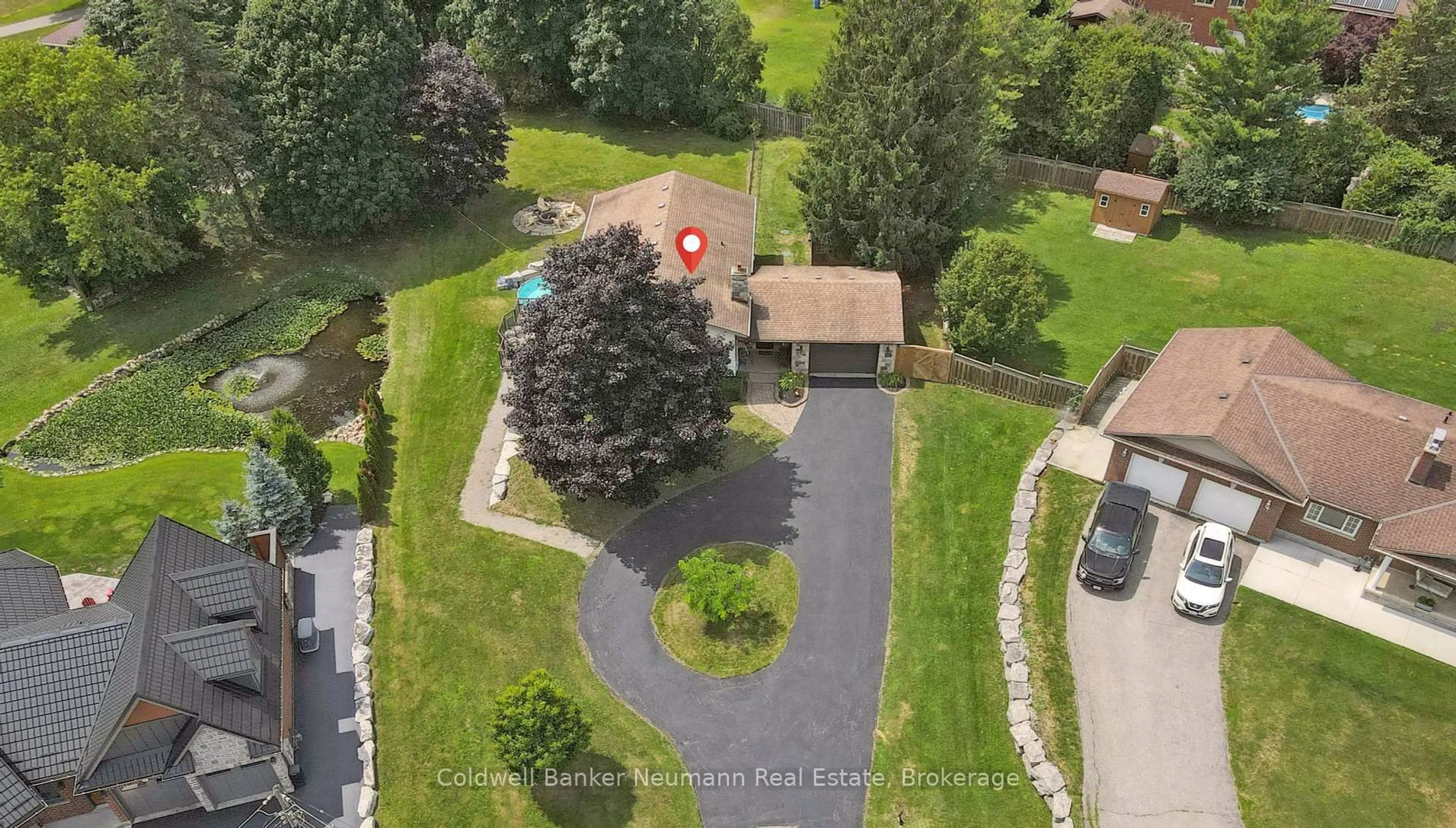 A pic from outside/outdoor area/front of a property/back of a property/a pic from drone, street for 5 A Hamilton Dr, Guelph/Eramosa Ontario N1H 6J2