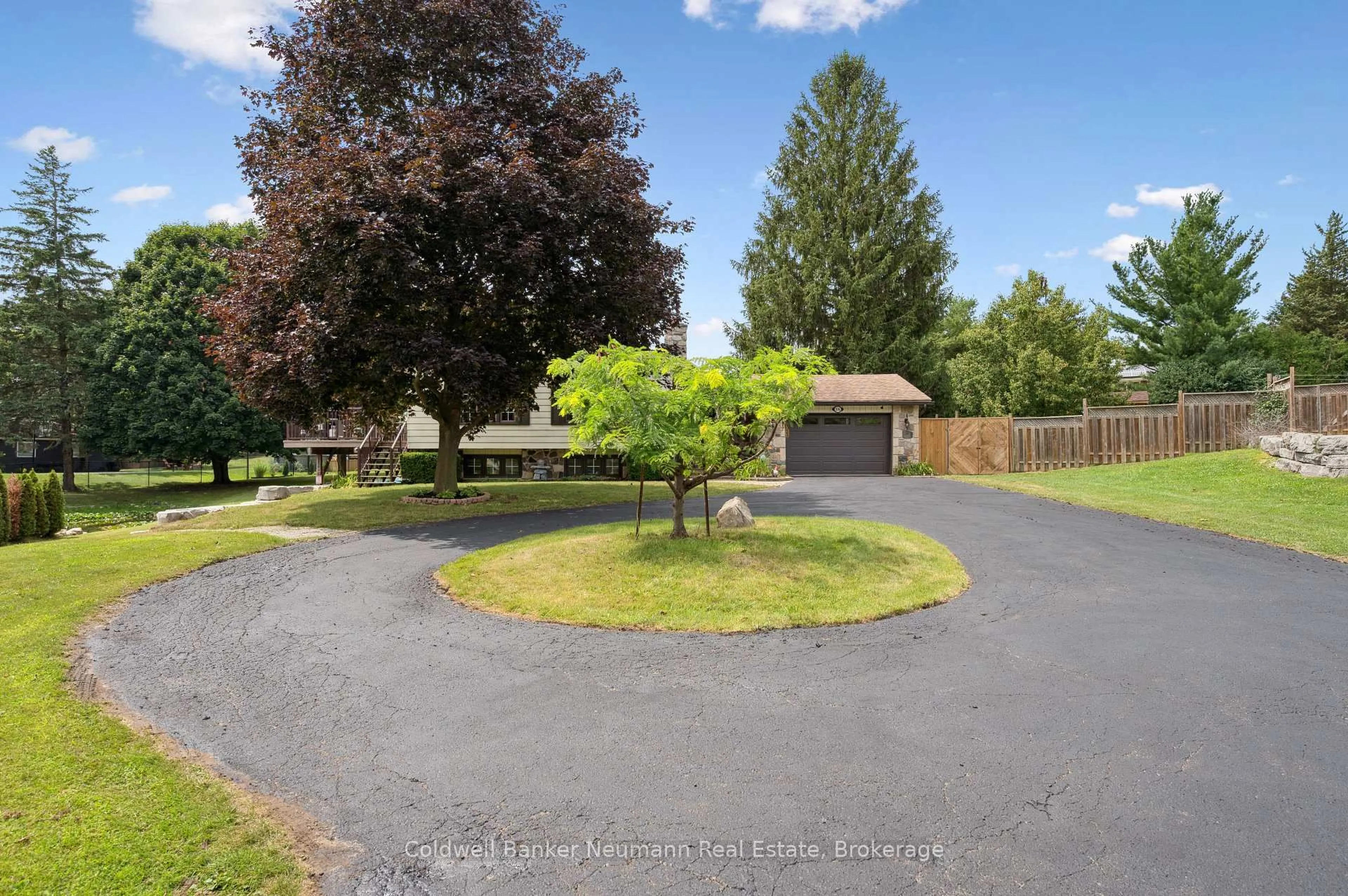A pic from outside/outdoor area/front of a property/back of a property/a pic from drone, street for 5 A Hamilton Dr, Guelph/Eramosa Ontario N1H 6J2