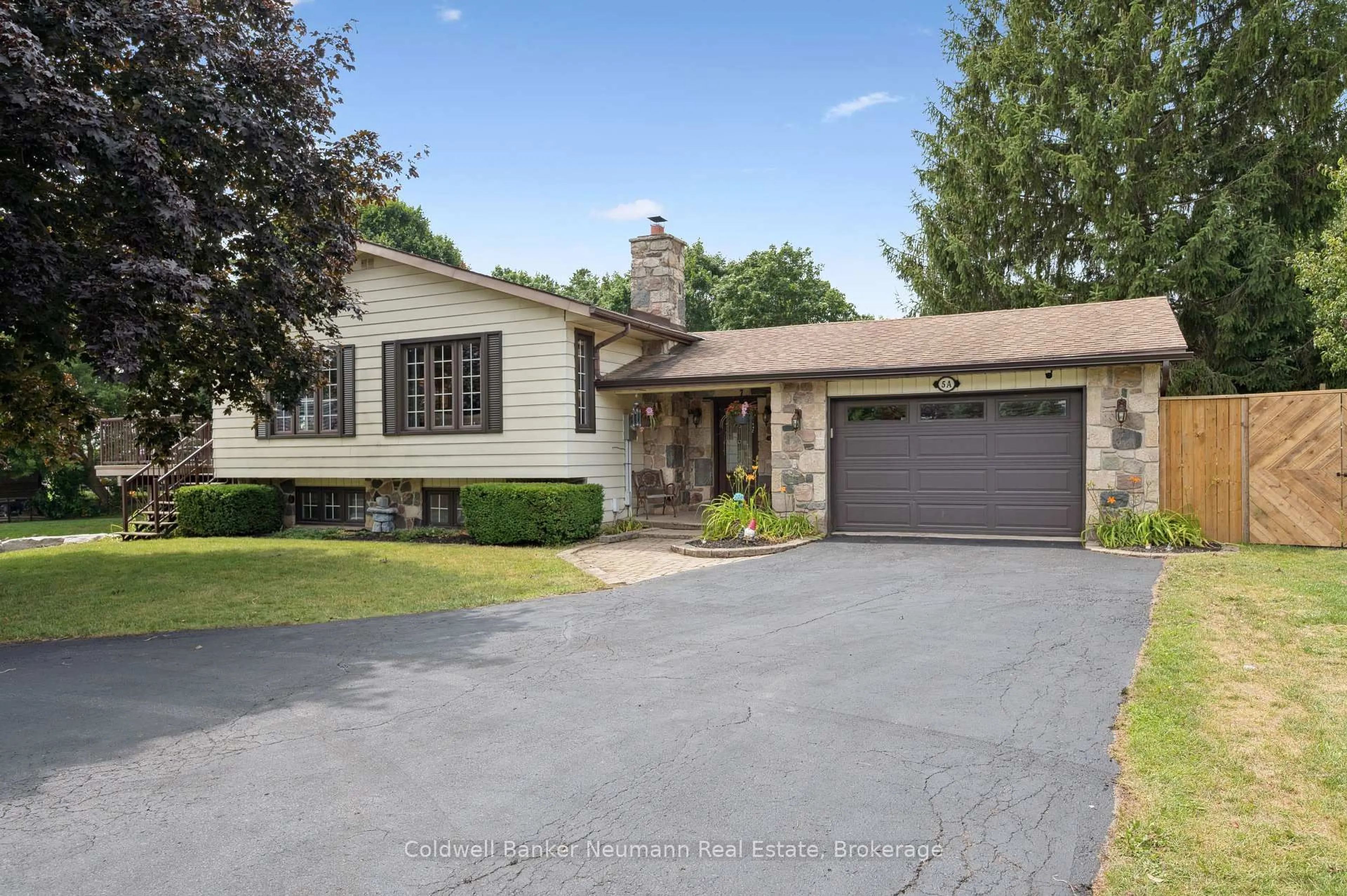 Unknown for 5 A Hamilton Dr, Guelph/Eramosa Ontario N1H 6J2