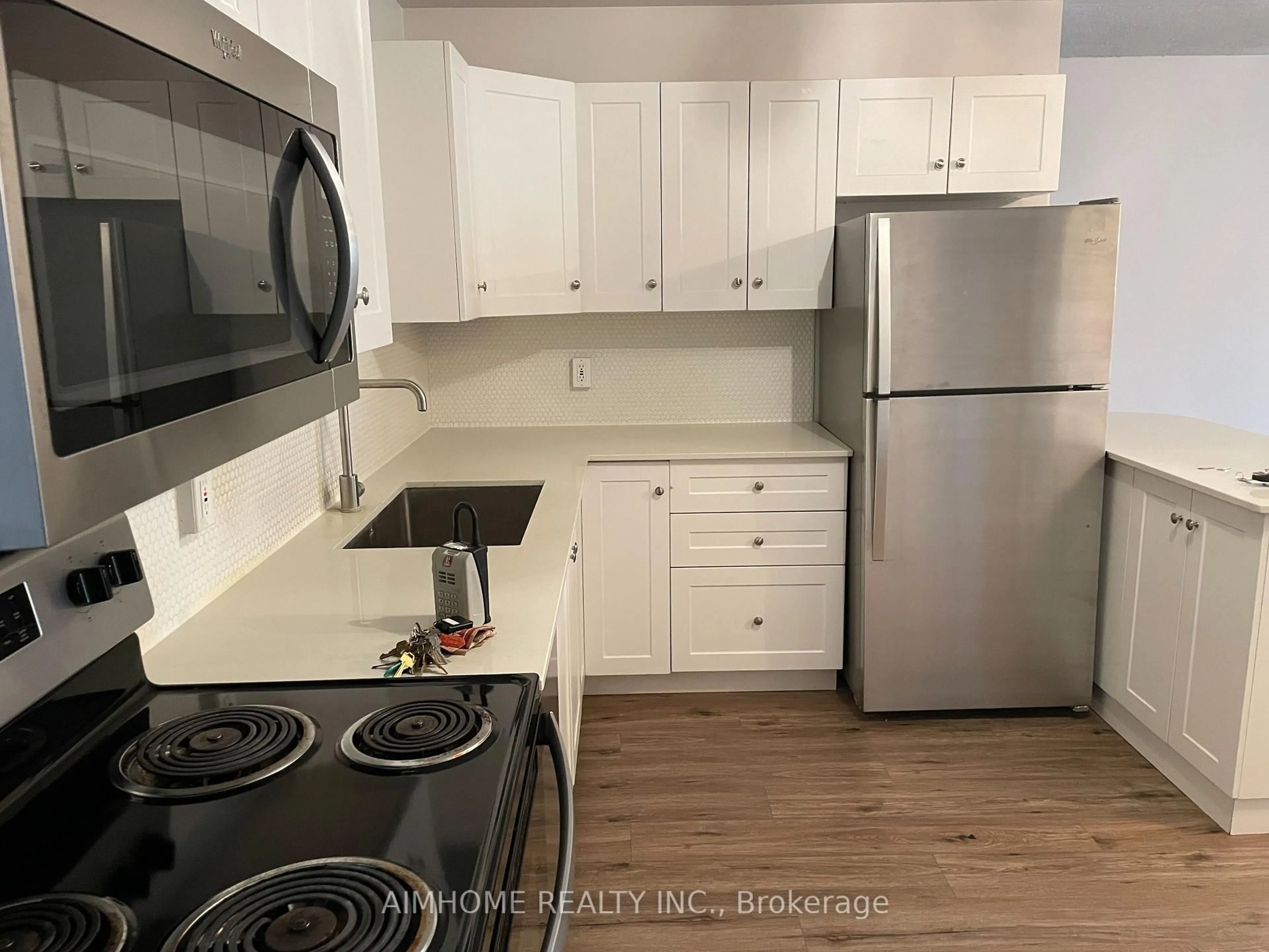 Standard kitchen, unknown for 113 Westmount Rd #1, Waterloo Ontario N2L 5G5