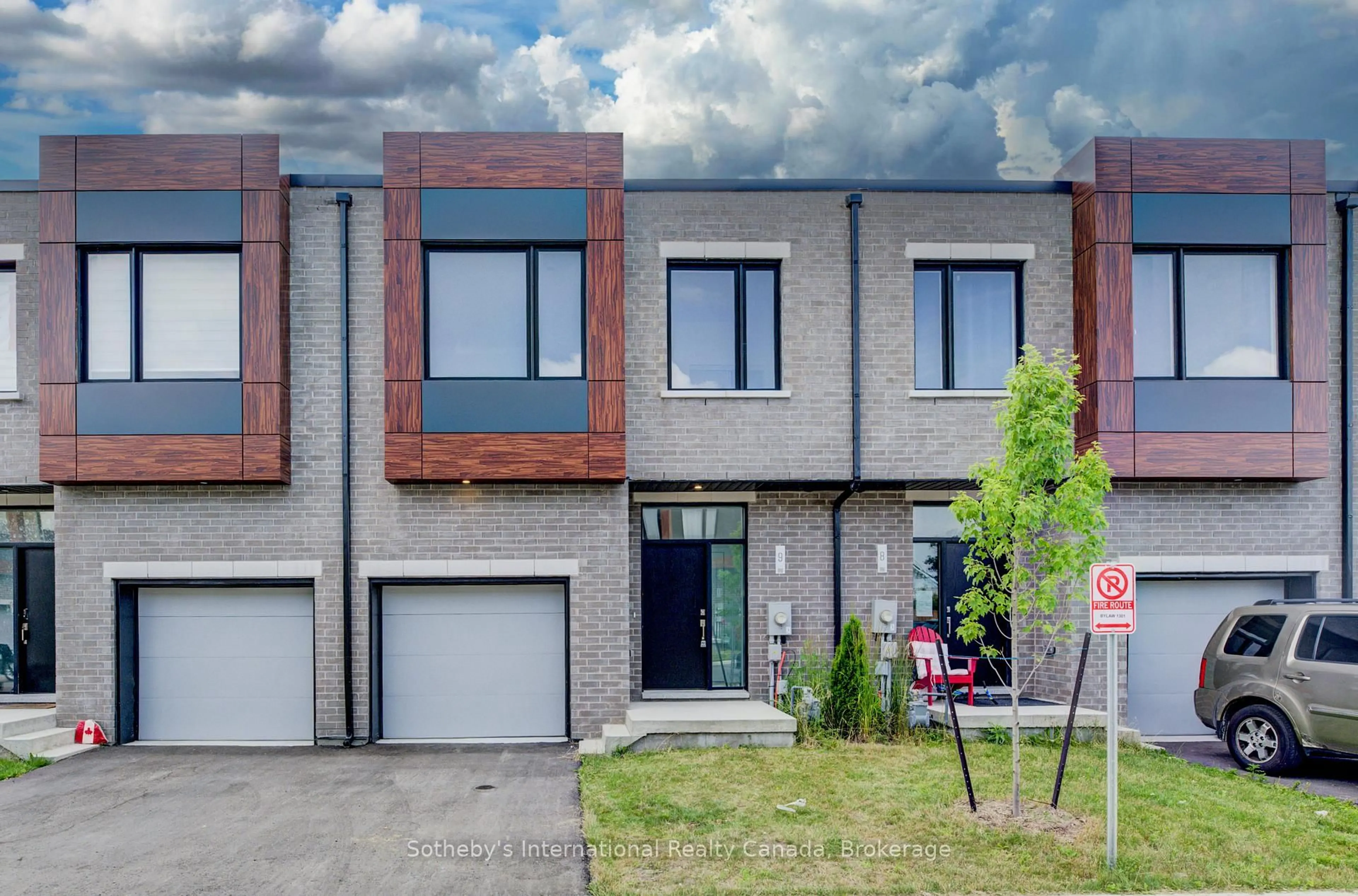 Home with brick exterior material, street for 416 Dundas St #9, Cambridge Ontario N1R 8H7