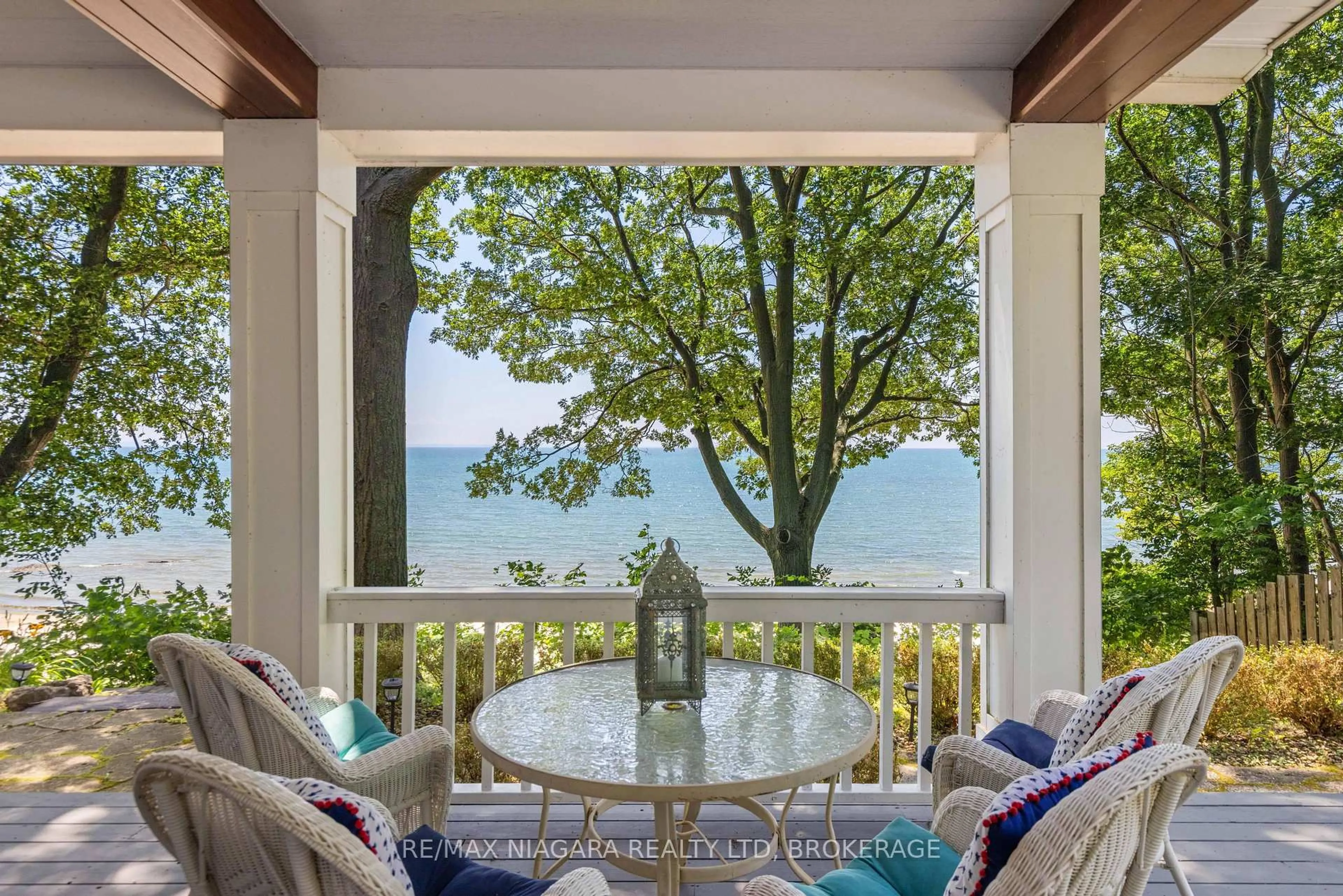 Patio, water/lake/river/ocean view for 1661 MacDonald Dr, Fort Erie Ontario L2A 5M4