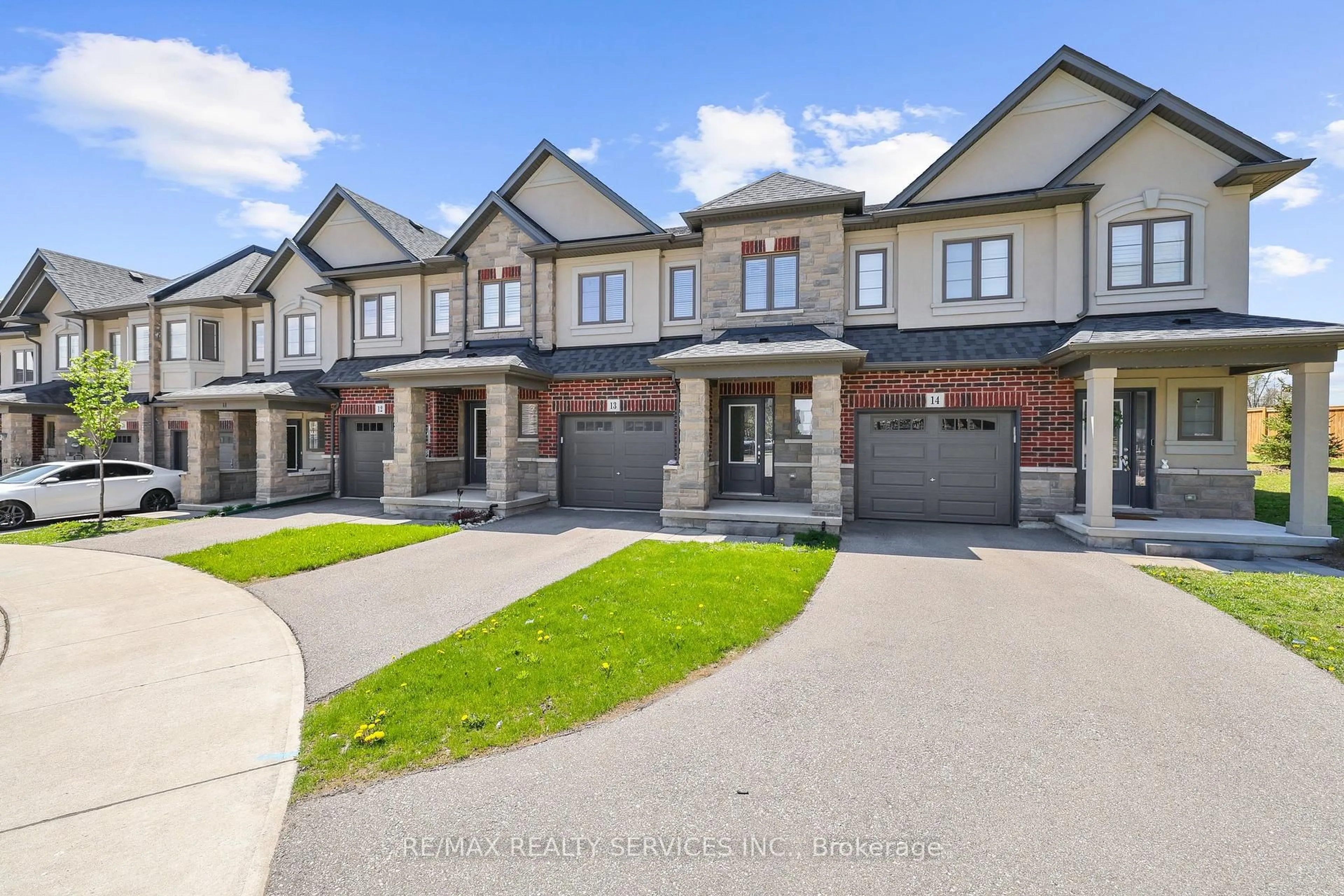 Unknown for 324 Equestrian Way #13, Cambridge Ontario N3E 0E2